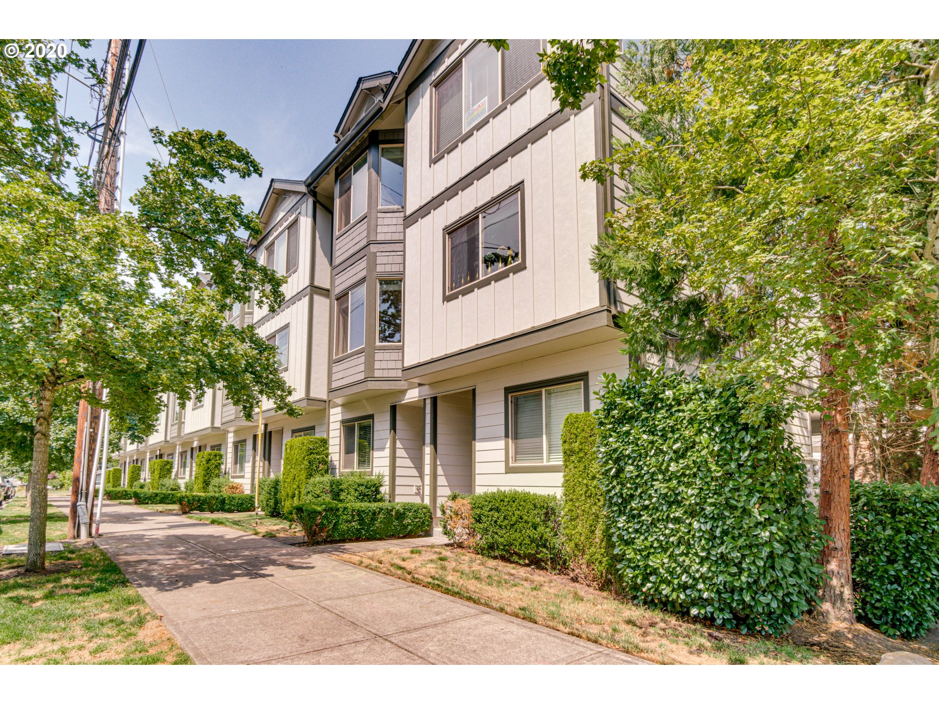 Touchstone Townhomes At Washington Square For Sale In Tigard 