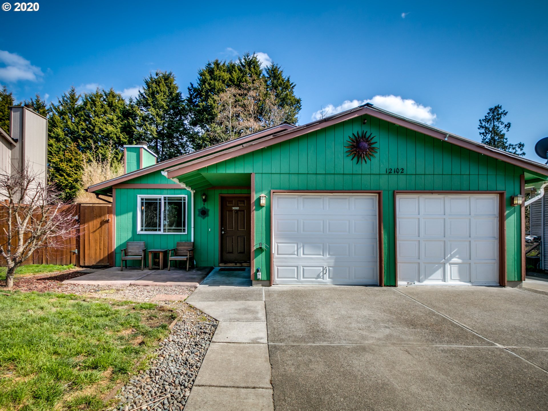12102 SE 56TH AVE (1 of 27)