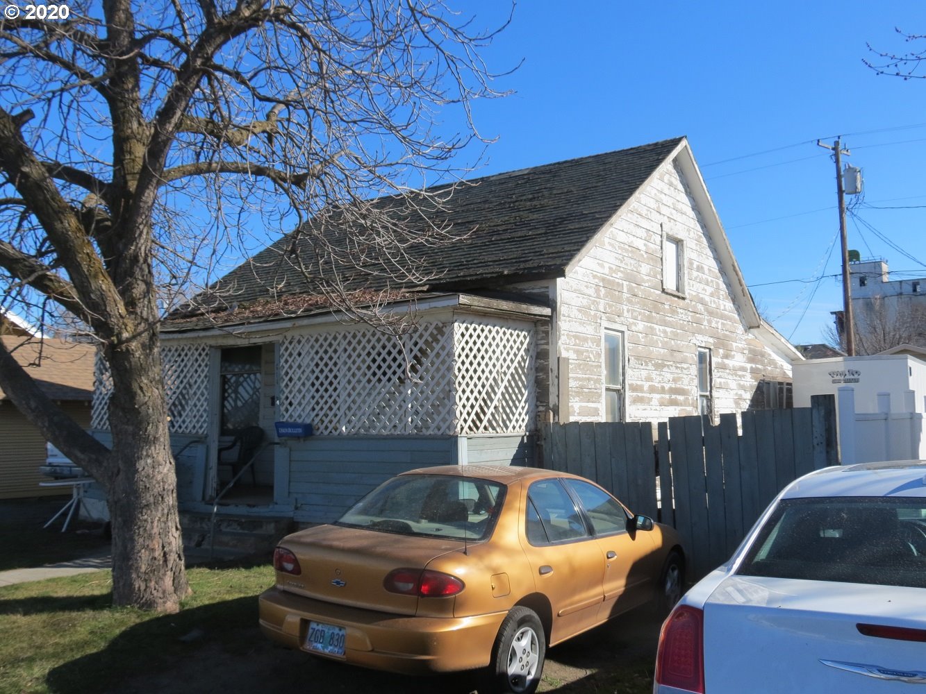 614 ROBBINS ST (1 of 12)