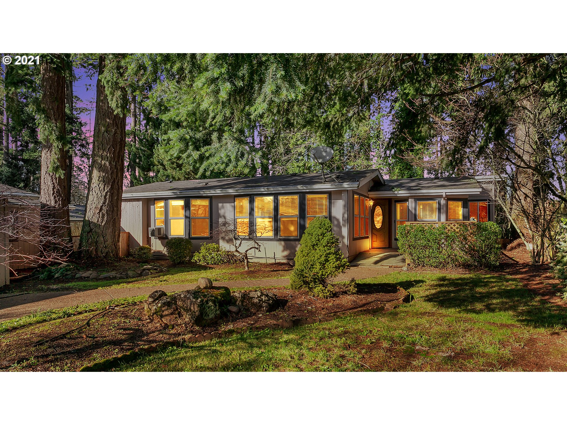 1411 WILLOW AVE (1 of 27)