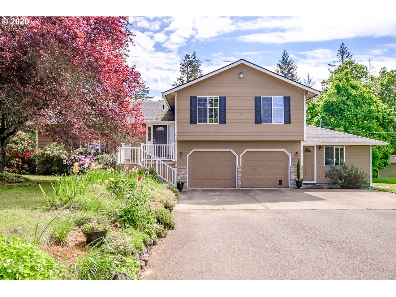 1071 SKYLINE DR NW (1 of 32)