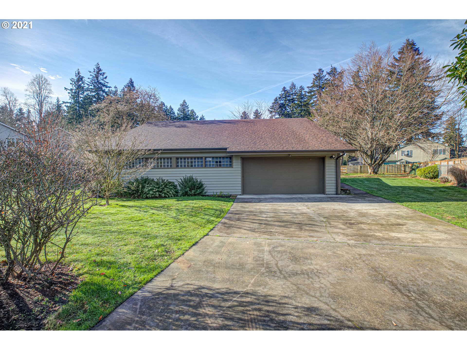 6529 SE 128TH AVE (1 of 32)