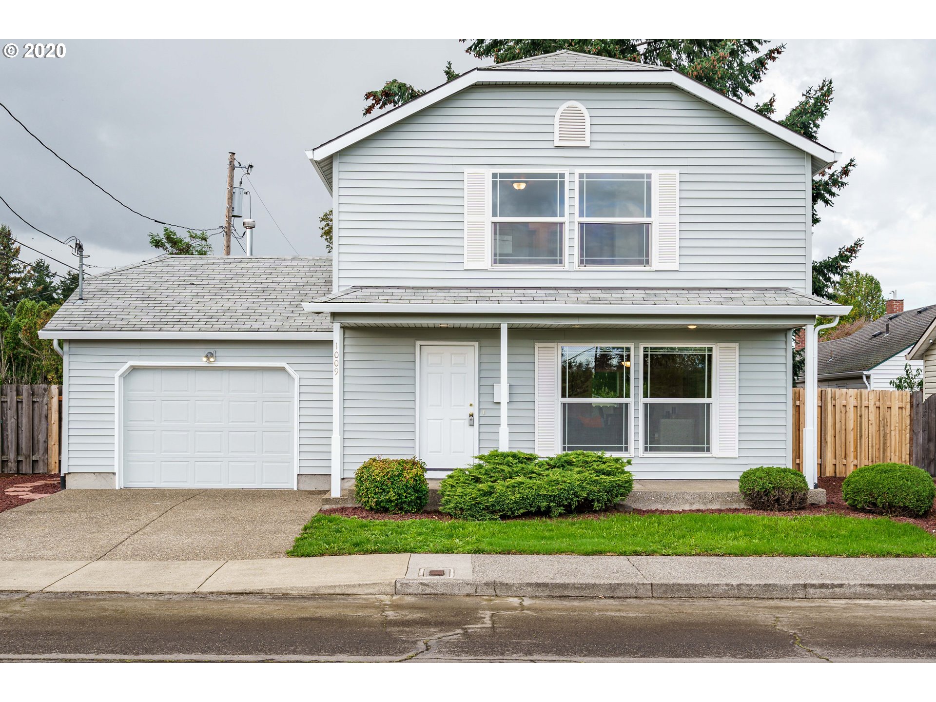 1009 SE 94TH AVE (1 of 28)