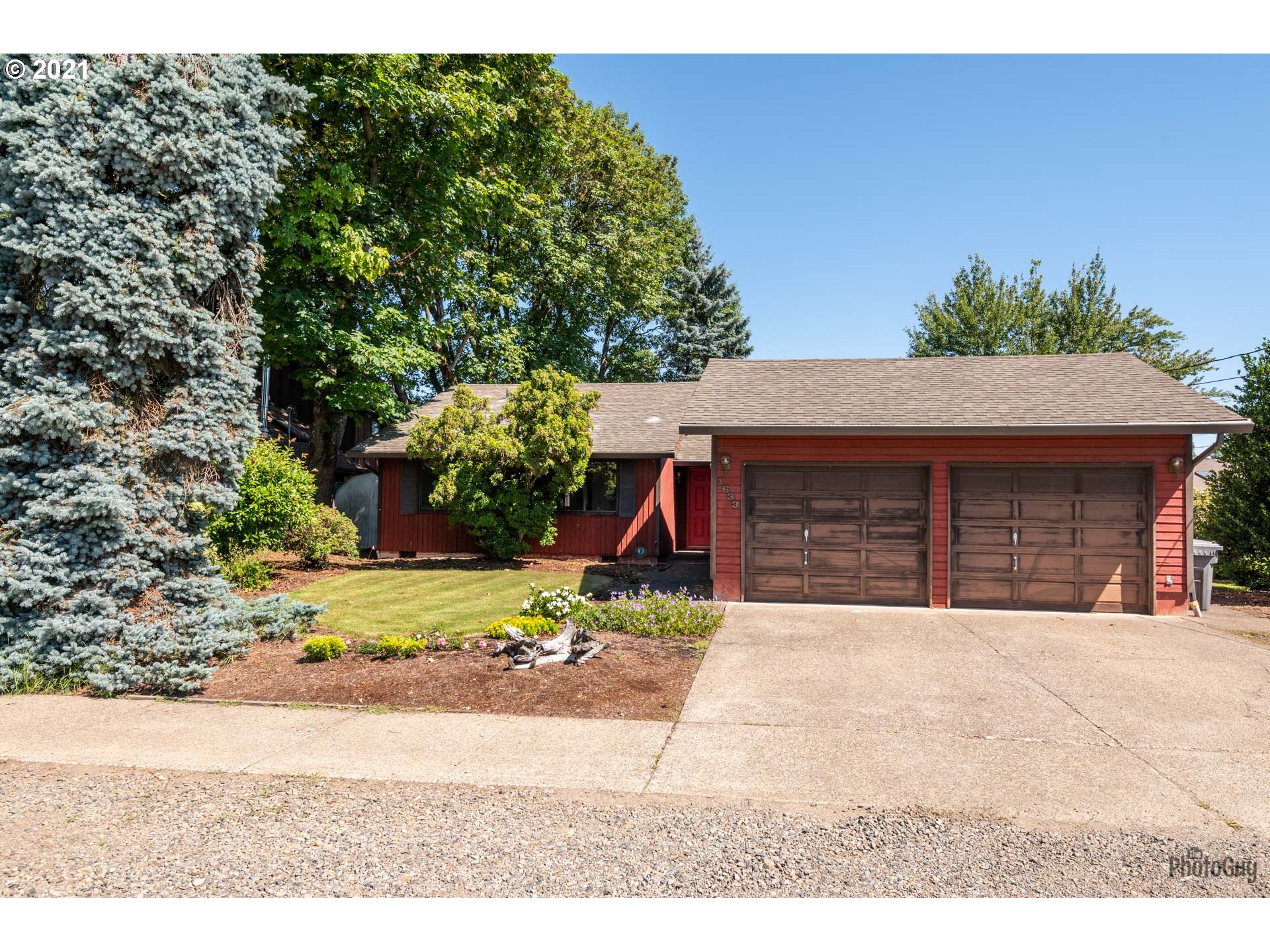 1633 HOLLY AVE (1 of 32)