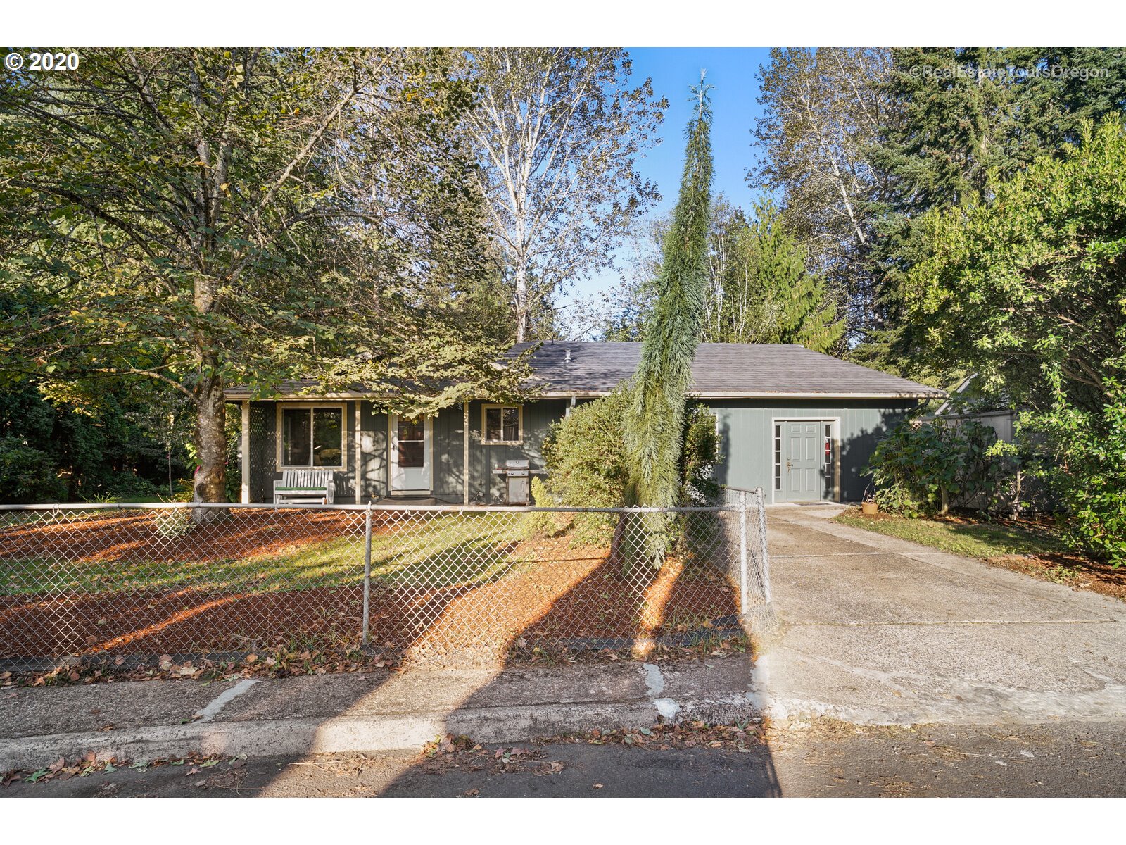 3237 SUNSET DR (1 of 32)