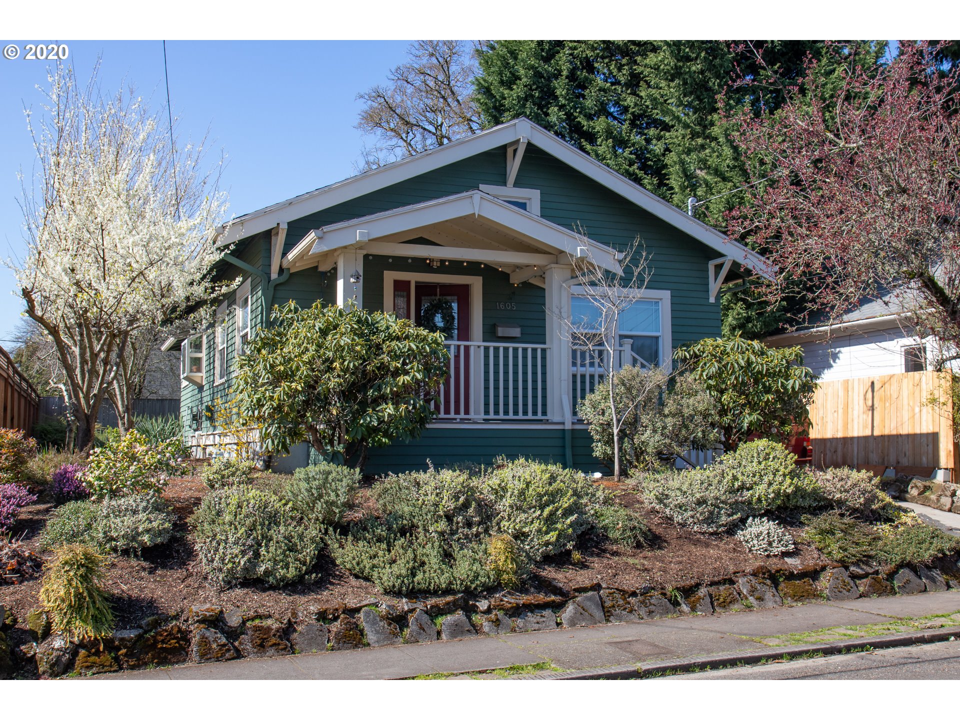 1605 SE 49TH AVE (1 of 14)