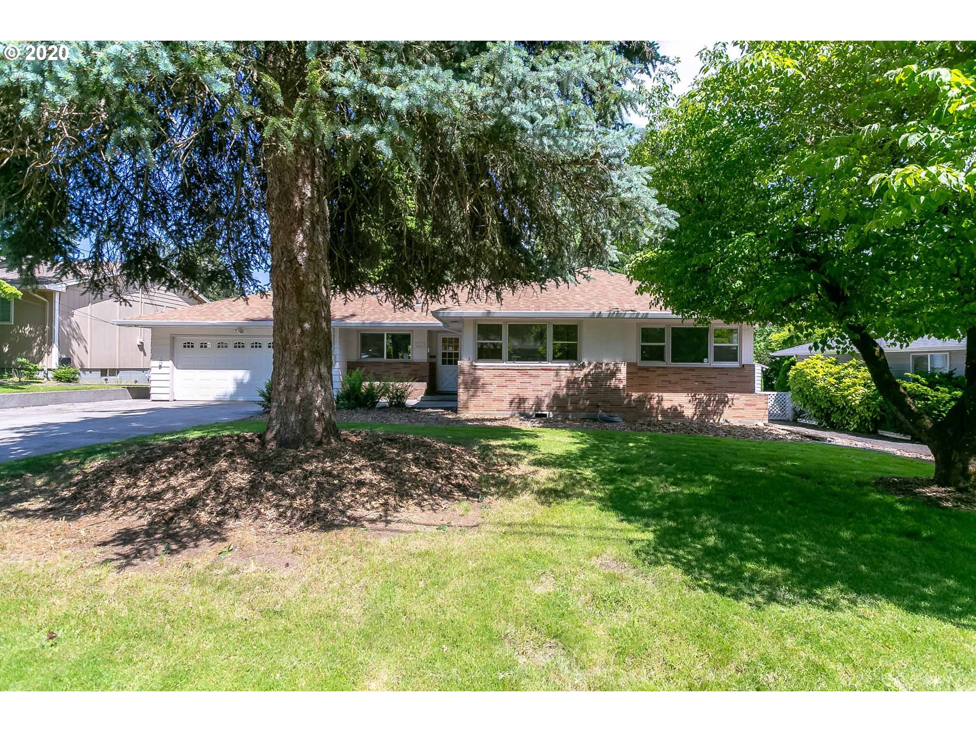 46 NW SLERET AVE (1 of 32)