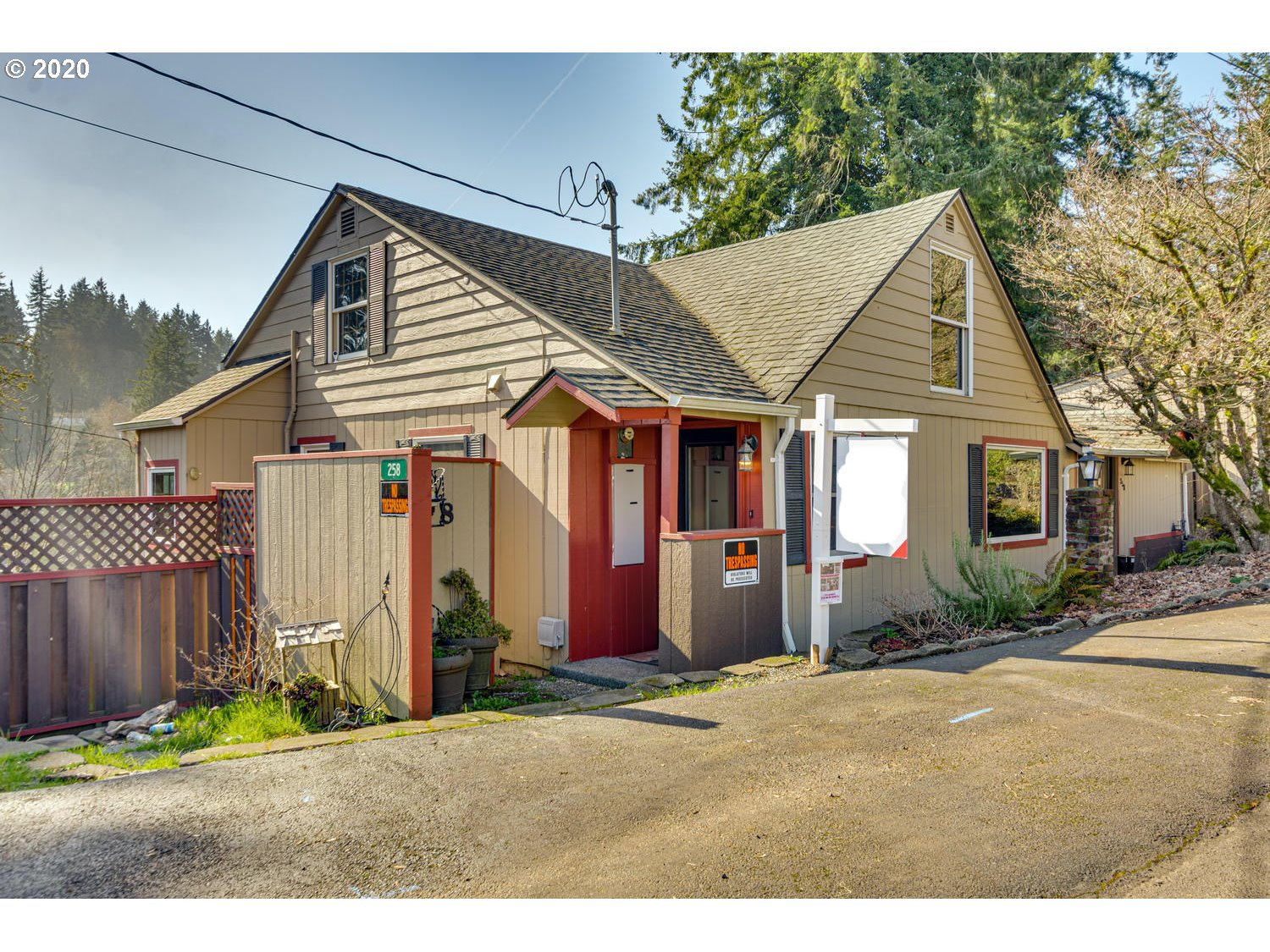 258 SW ORCHARD ST (1 of 32)