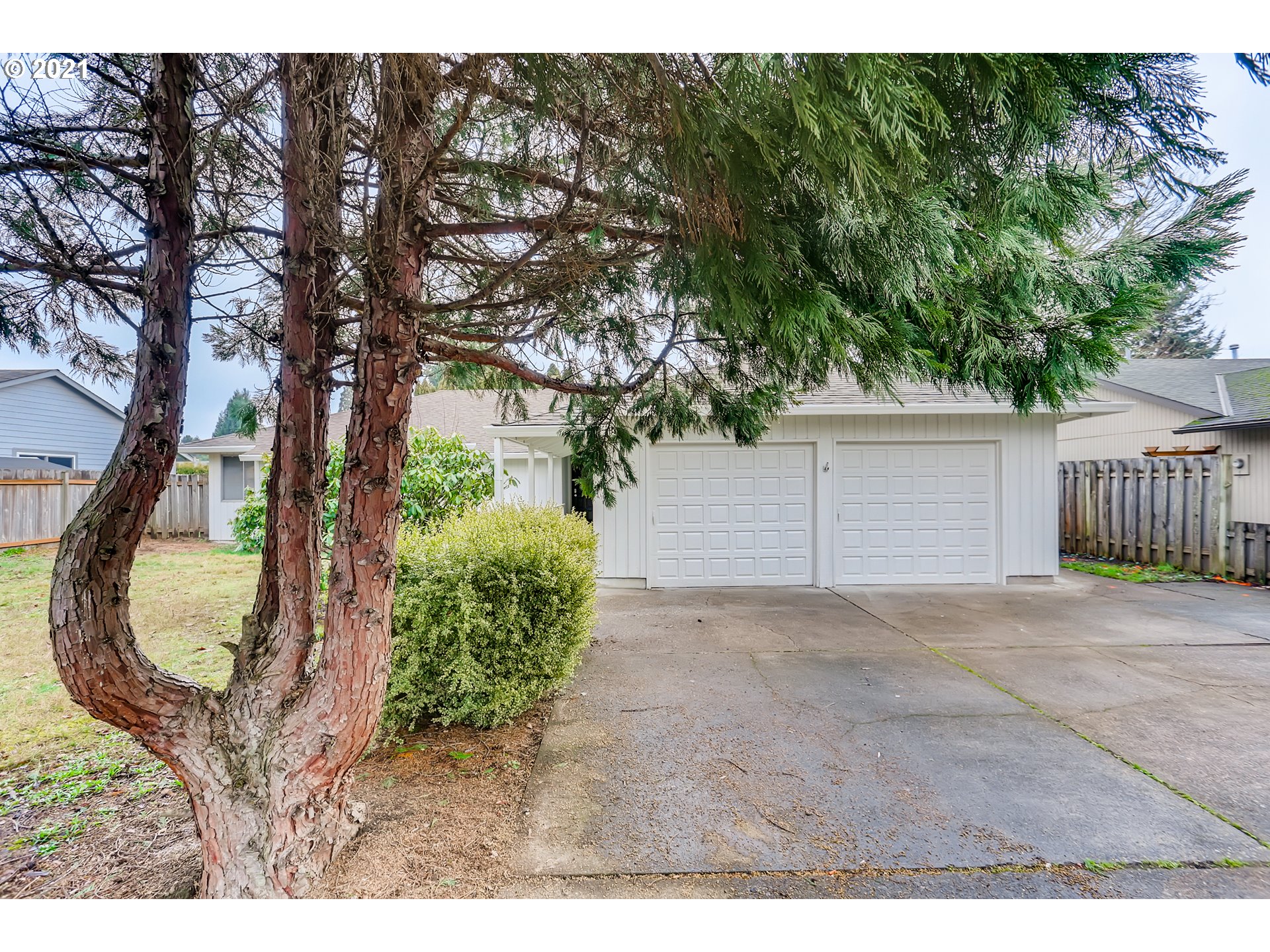 652 SE 35TH AVE (1 of 32)