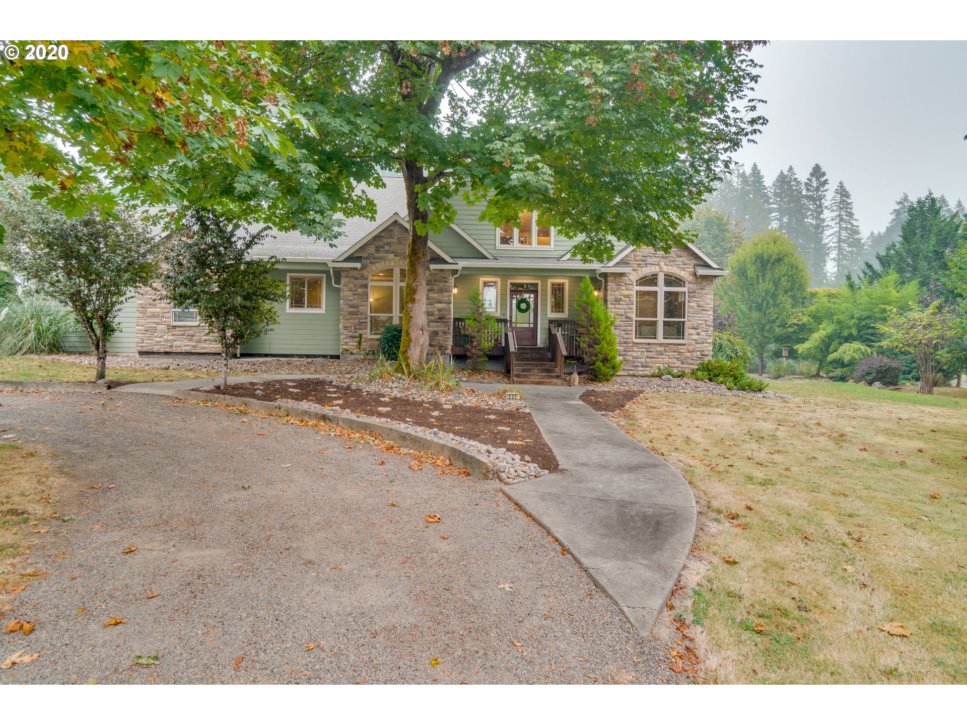 227 STANFORD DR (1 of 32)