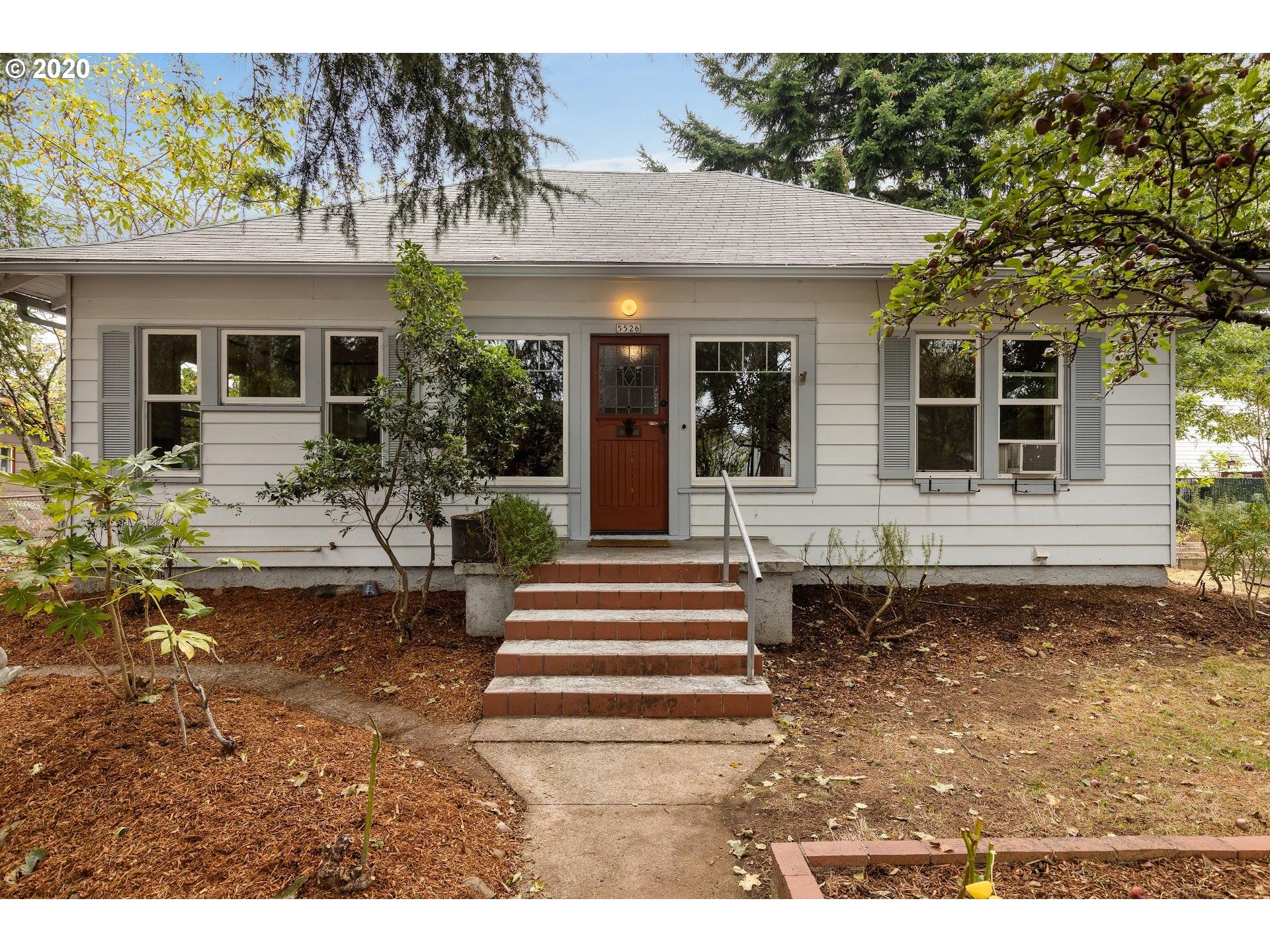 5526 SE 70TH AVE (1 of 25)