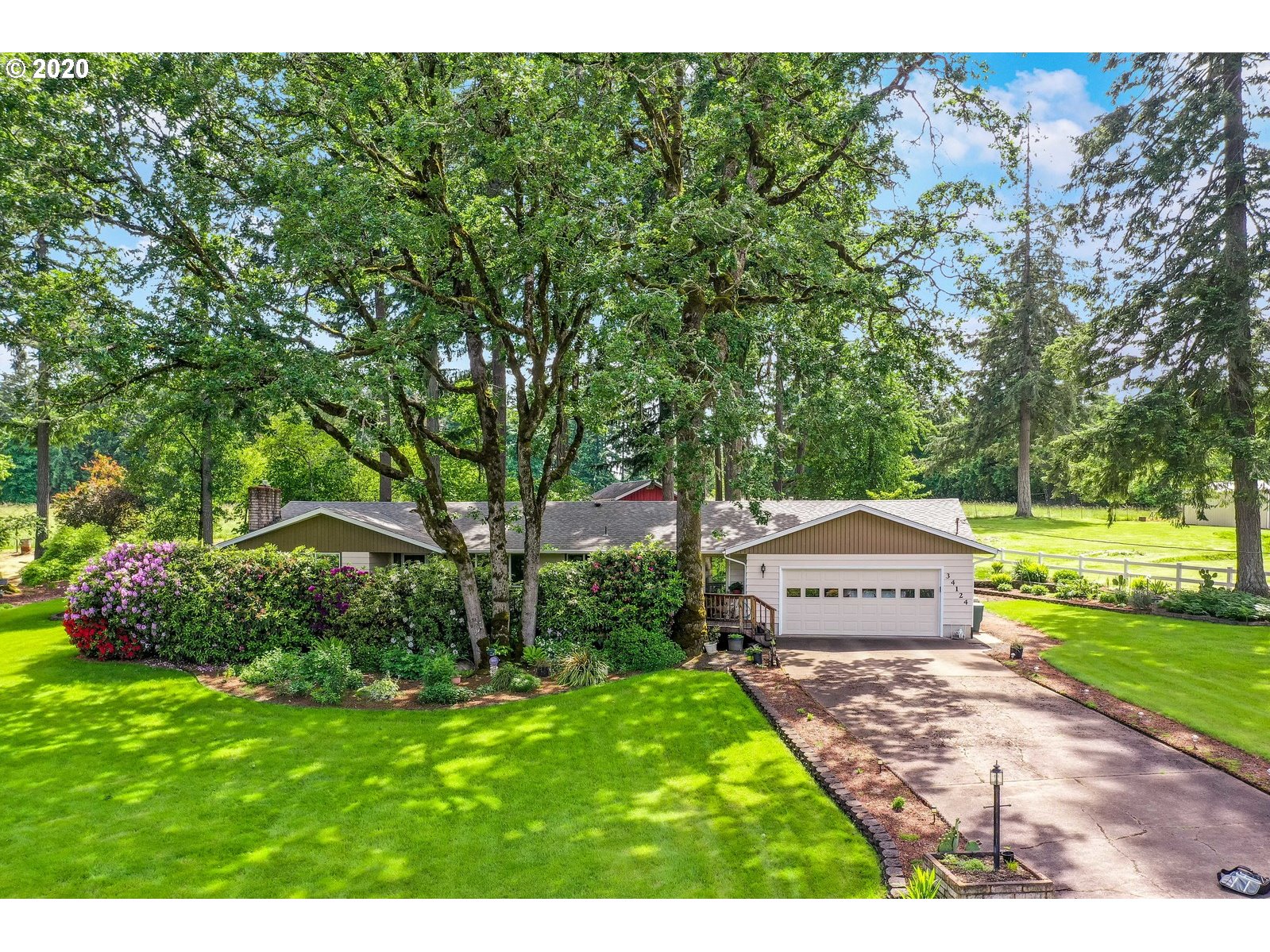 34124 SUNSET DR (1 of 32)