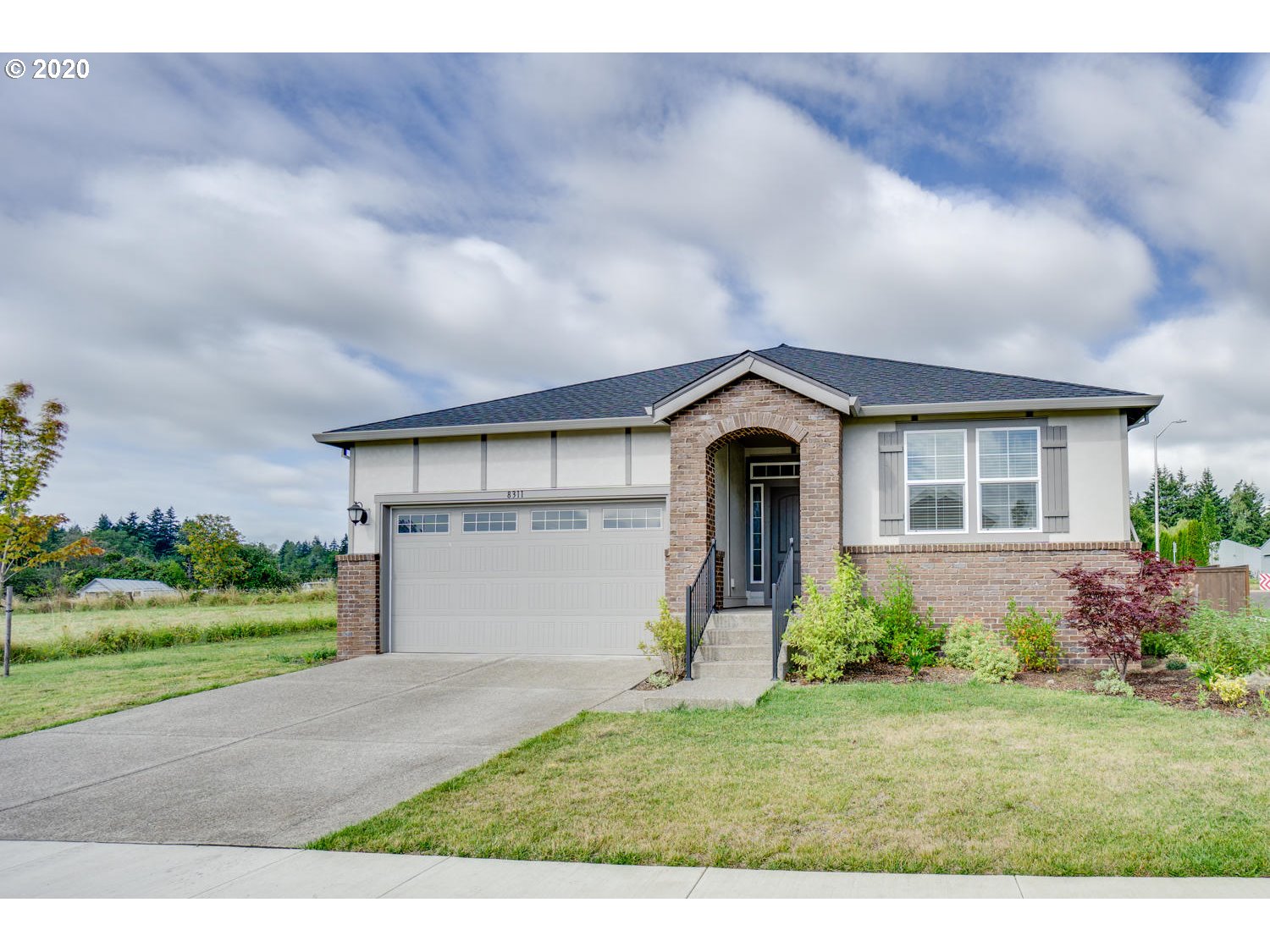 8311 SE 160TH AVE (1 of 24)