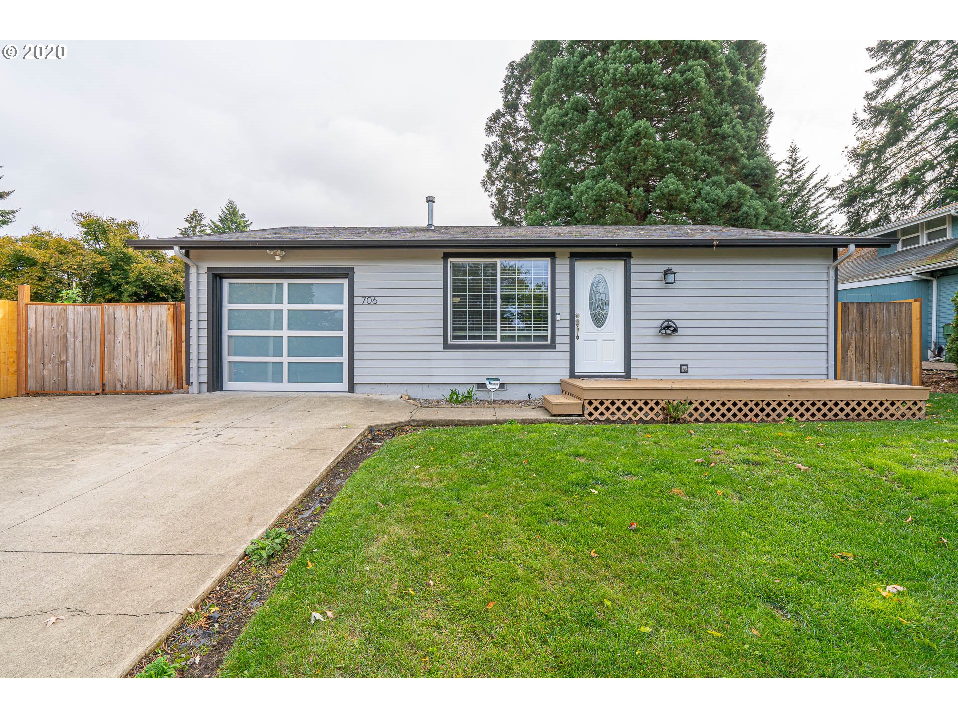 706 N SITKA AVE (1 of 32)