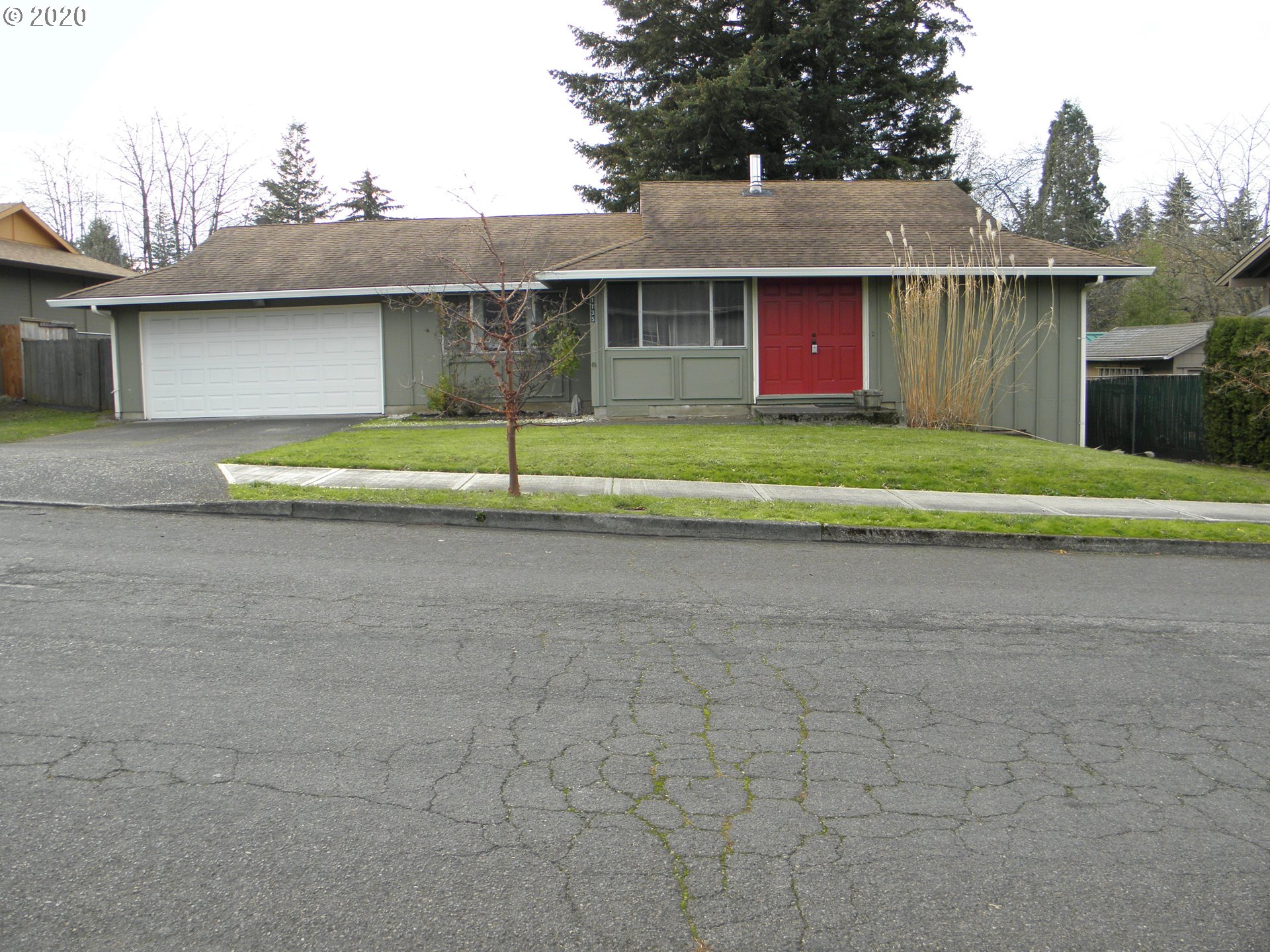 1135 SE 209TH AVE (1 of 31)