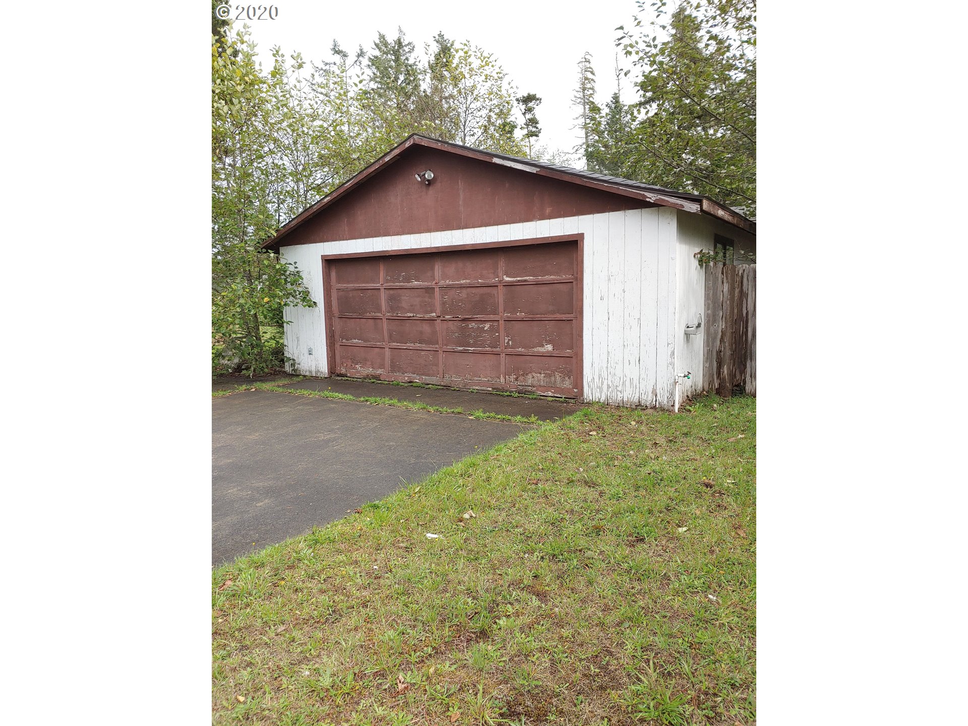 29306 T LN (1 of 20)