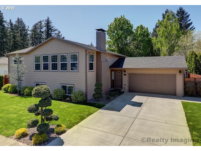 739 SE 207TH AVE (1 of 26)