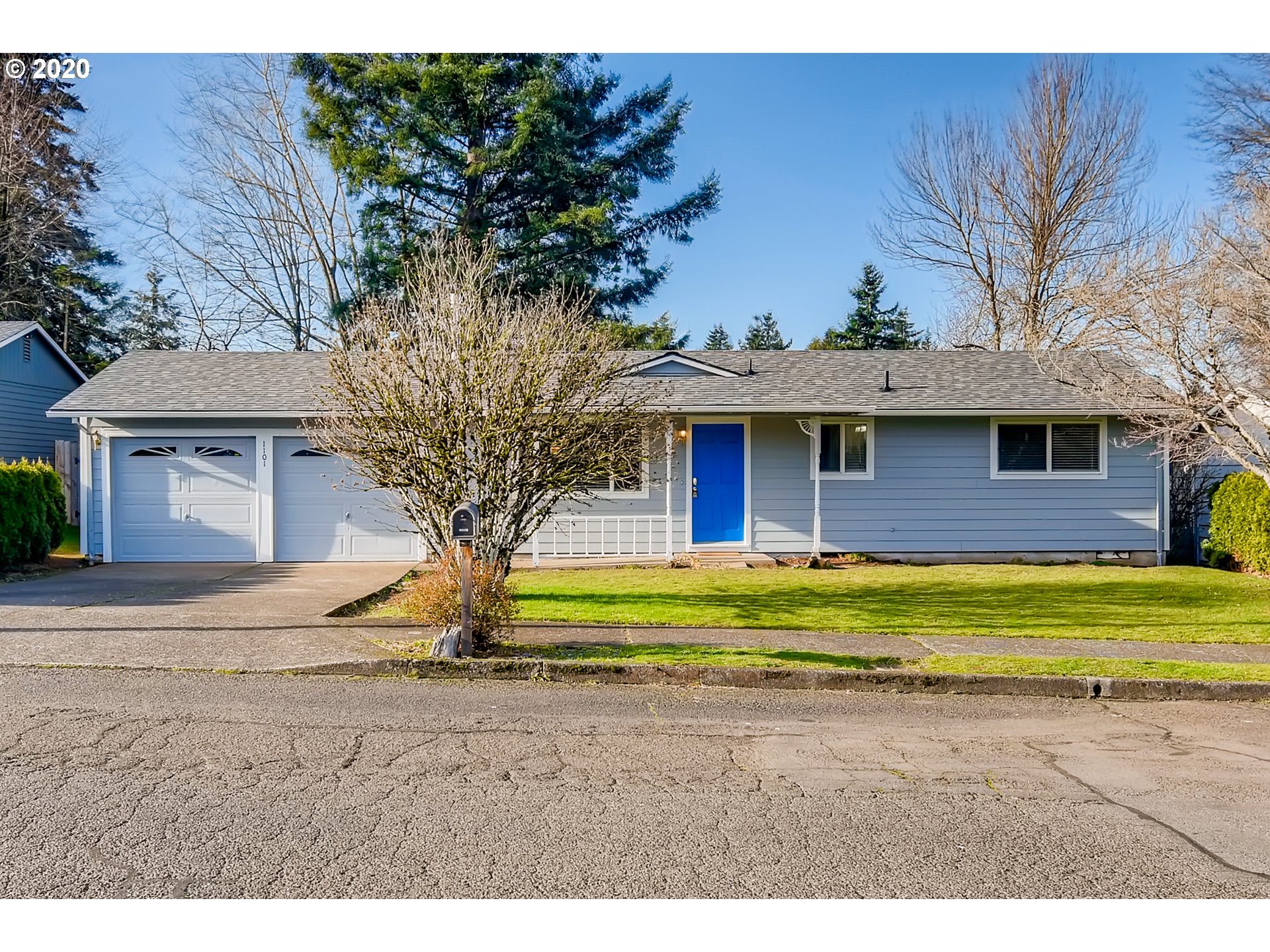 1101 SE 210TH AVE (1 of 32)