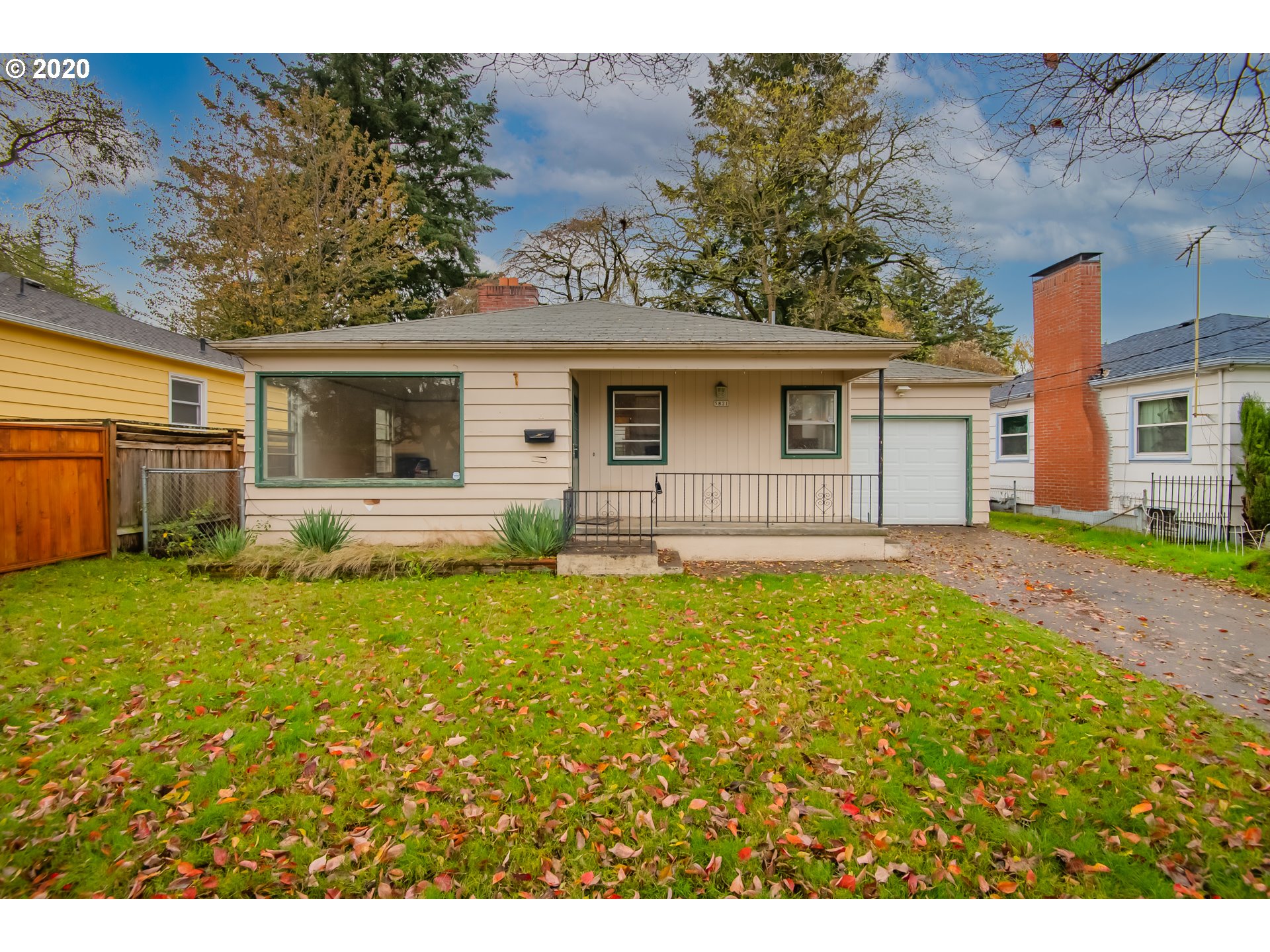 5821 SE 49TH AVE (1 of 21)