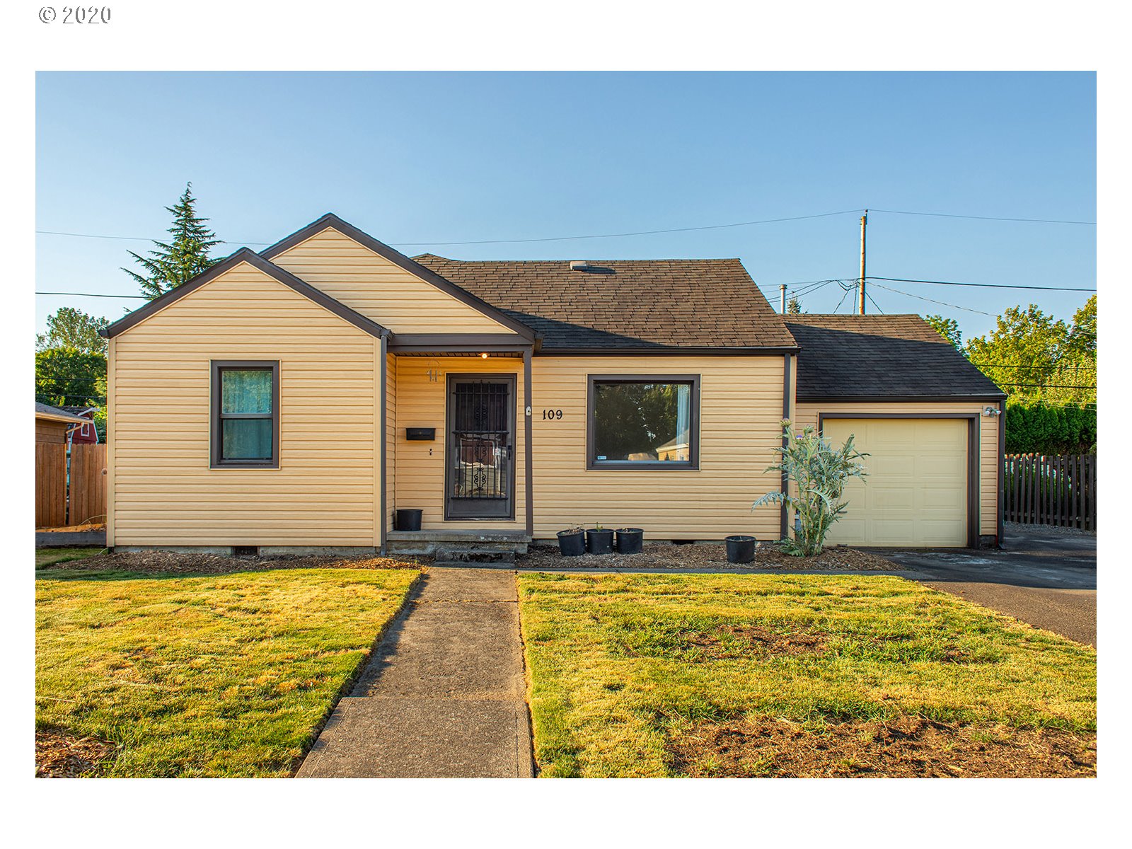 109 ASH AVE (1 of 25)