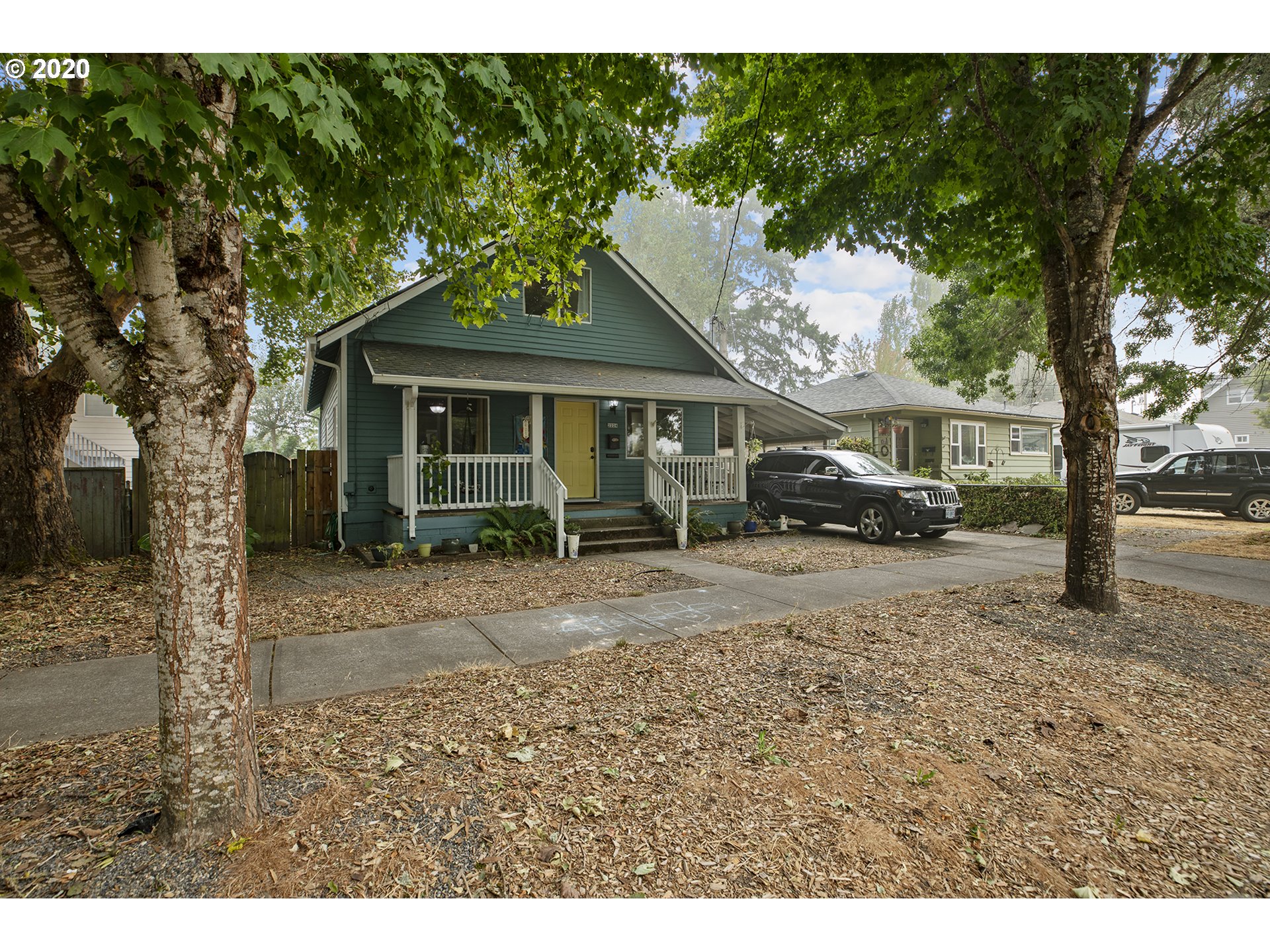 2224 24TH AVE (1 of 27)