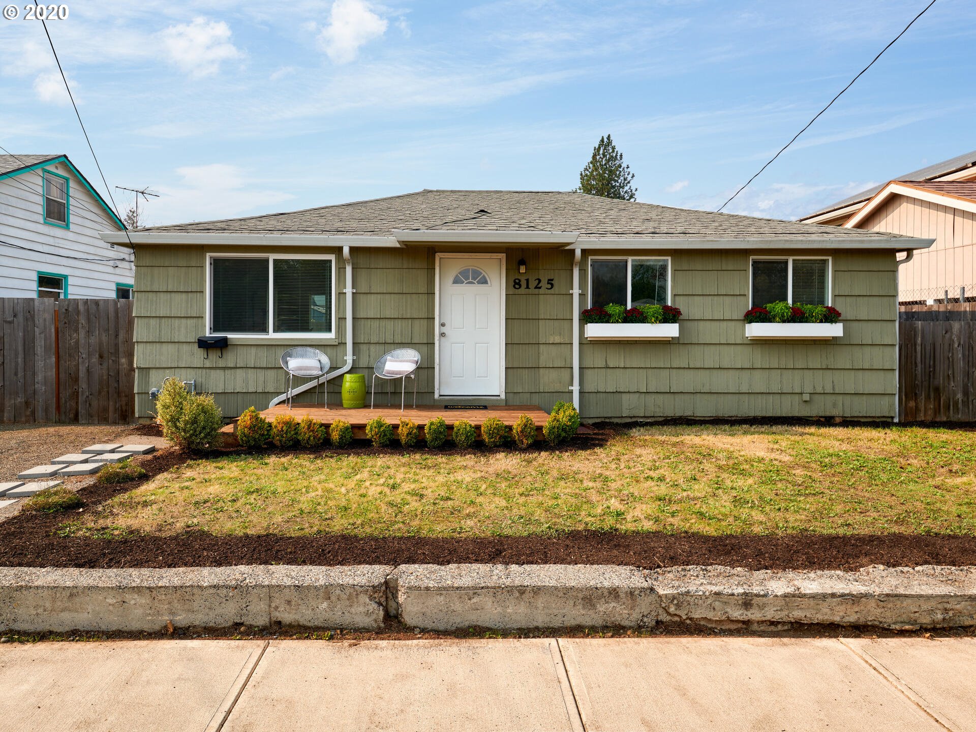 8125 SE 65TH AVE (1 of 19)