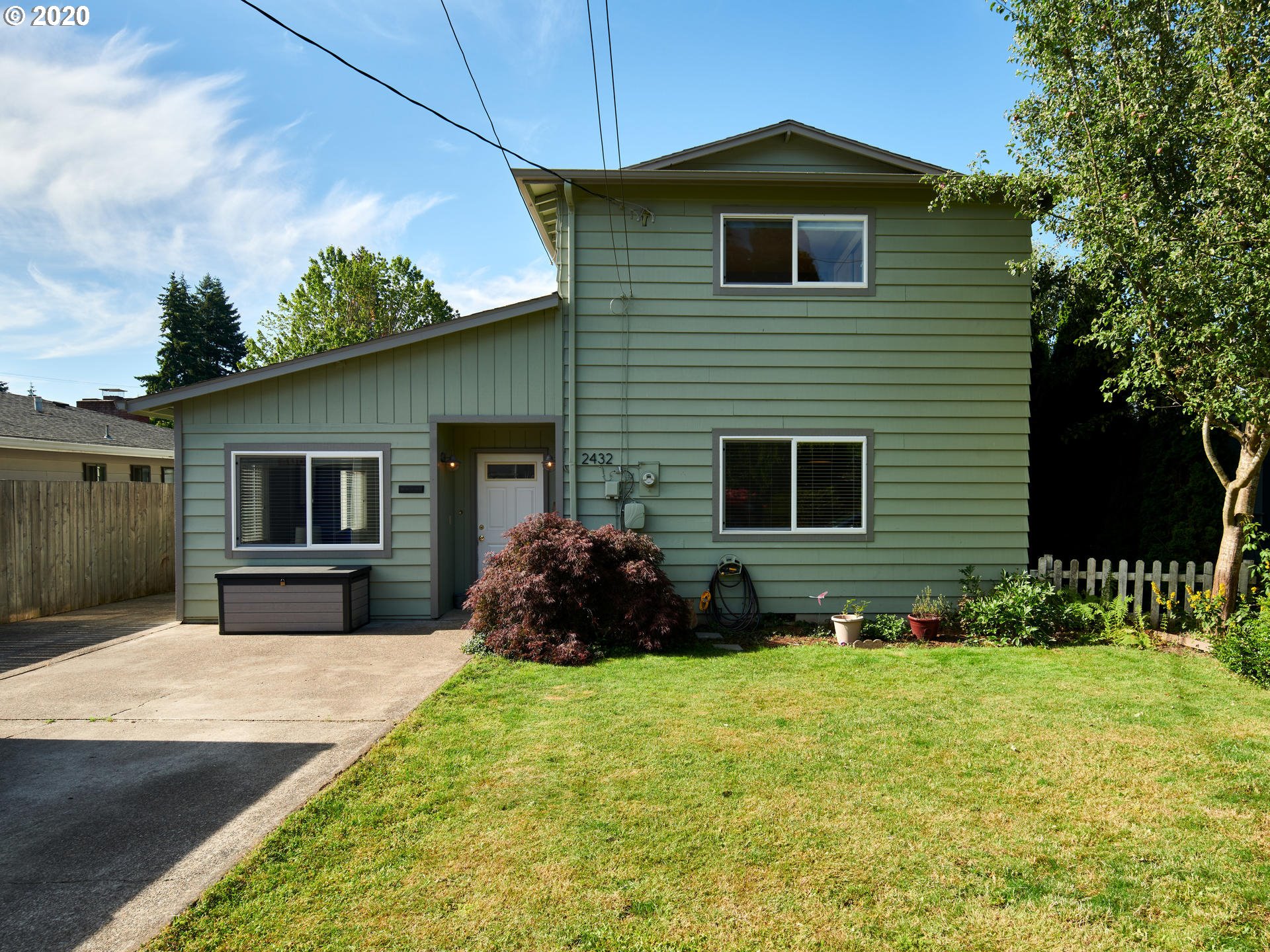 2432 13TH AVE (1 of 28)