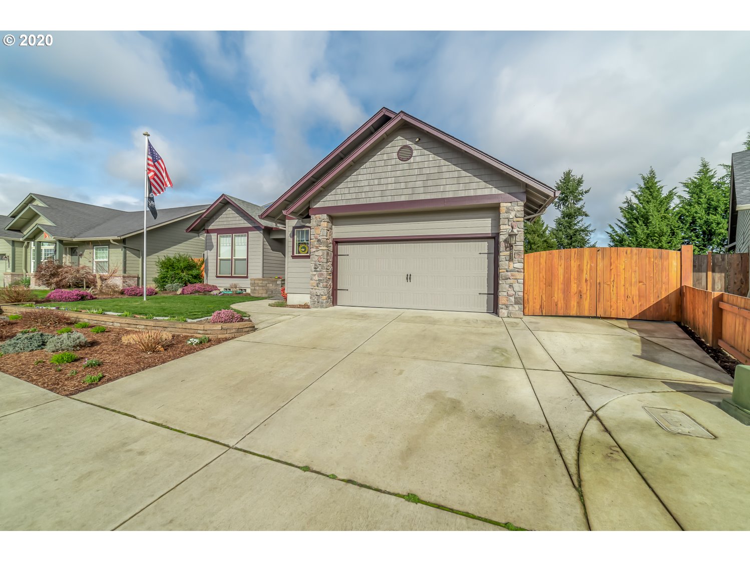 1012 GREEN MEADOWS AVE (1 of 27)