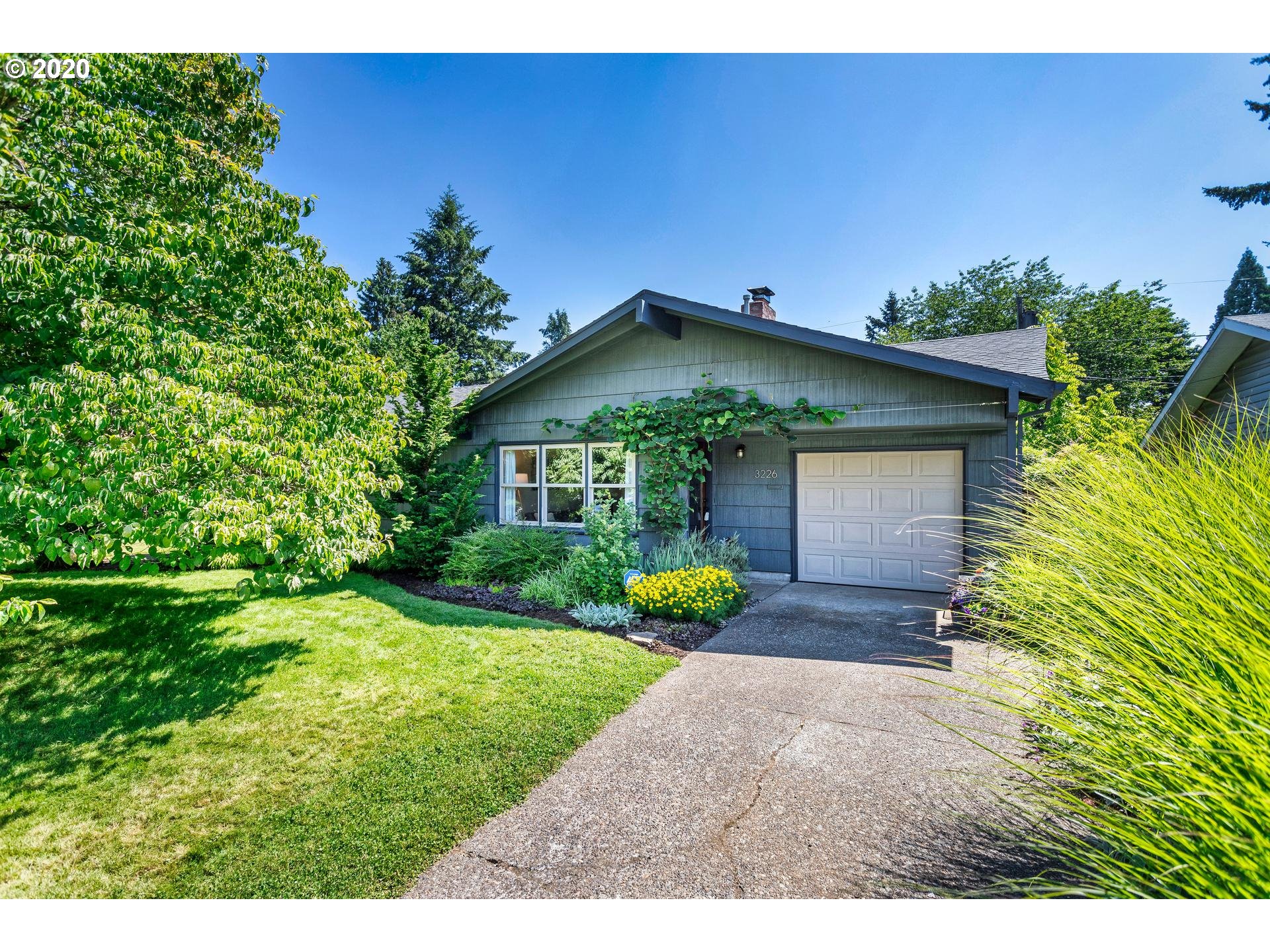 3226 SE 165TH AVE (1 of 27)