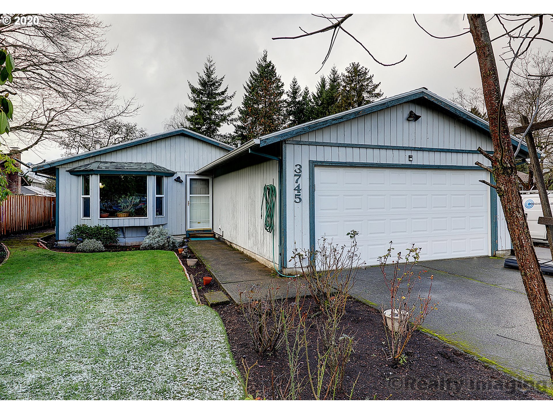 3745 SE 164TH AVE (1 of 14)