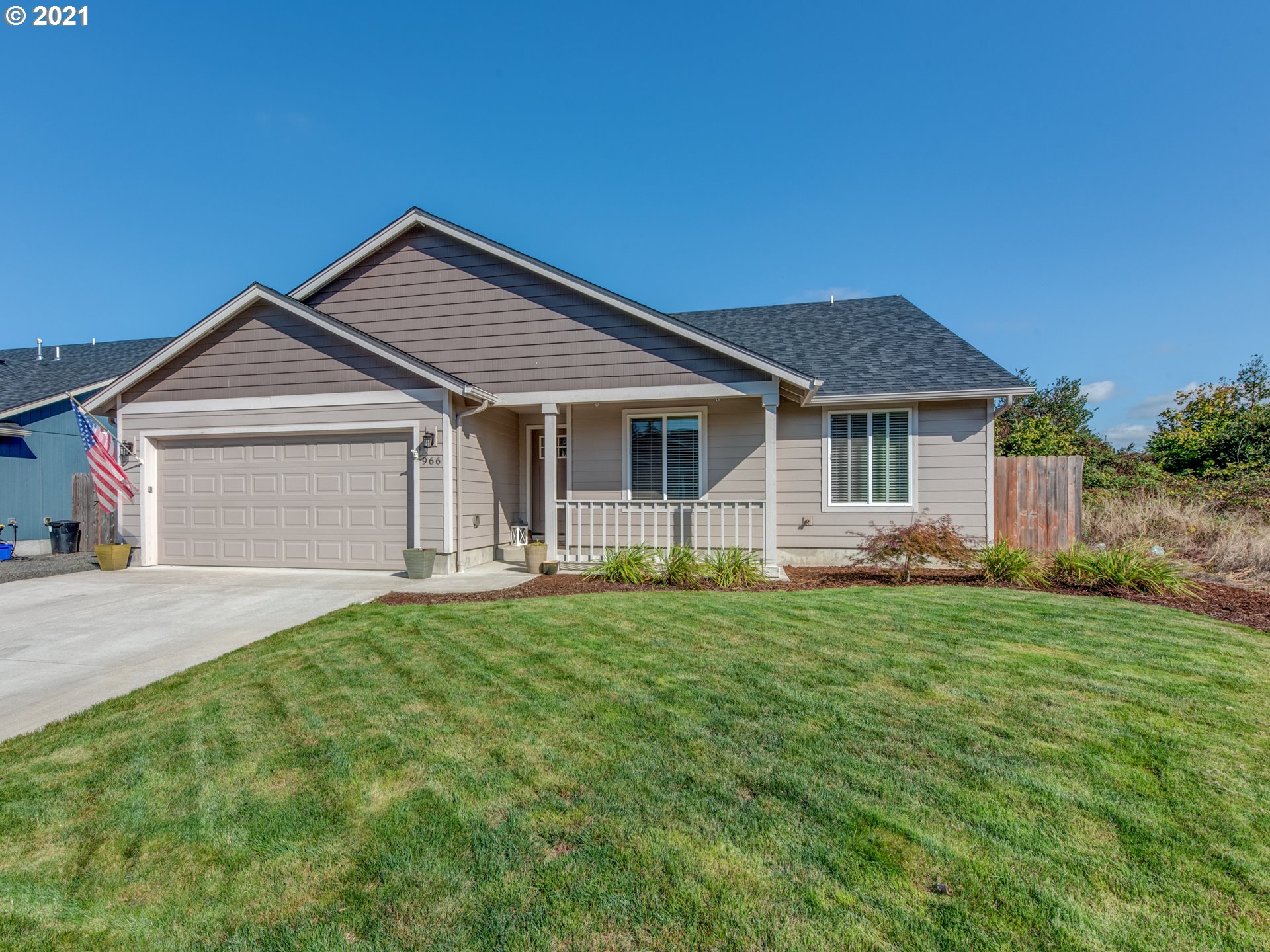 966 CRESWOOD DR (1 of 31)