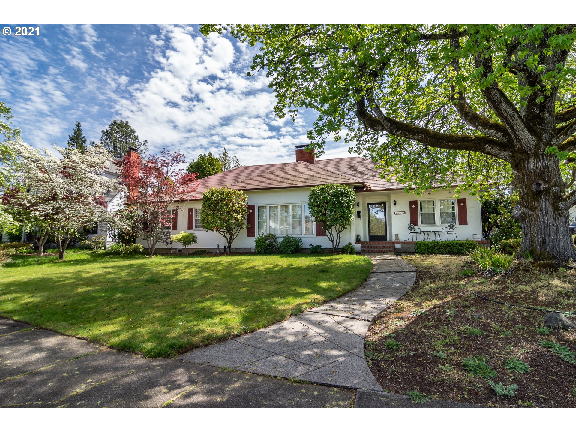 445 W MADRONE ST (1 of 25)