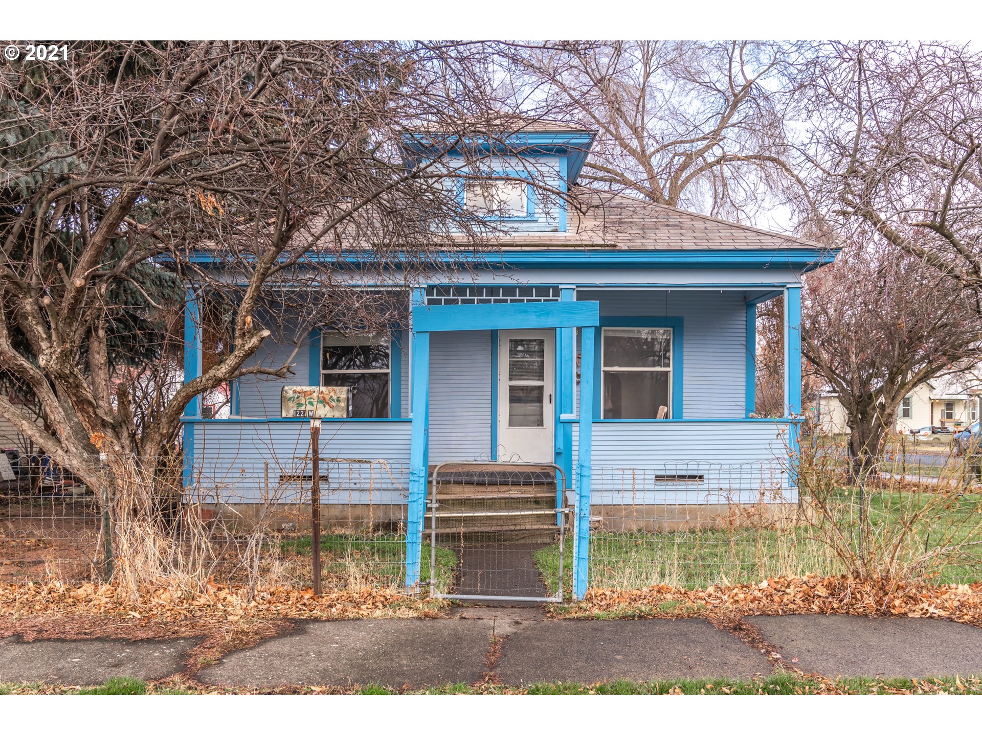 1221 W AVE (1 of 12)
