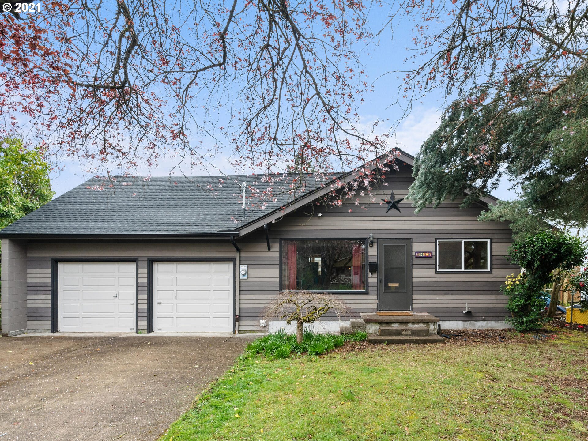 6422 SE 58TH AVE (1 of 20)