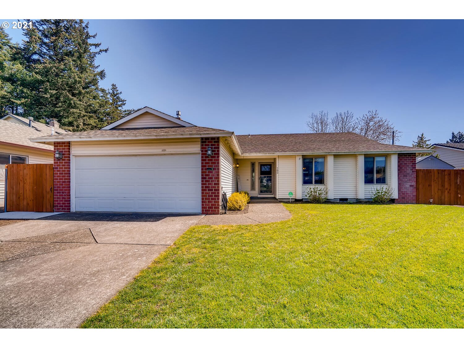 792 SW HARTLEY AVE (1 of 29)