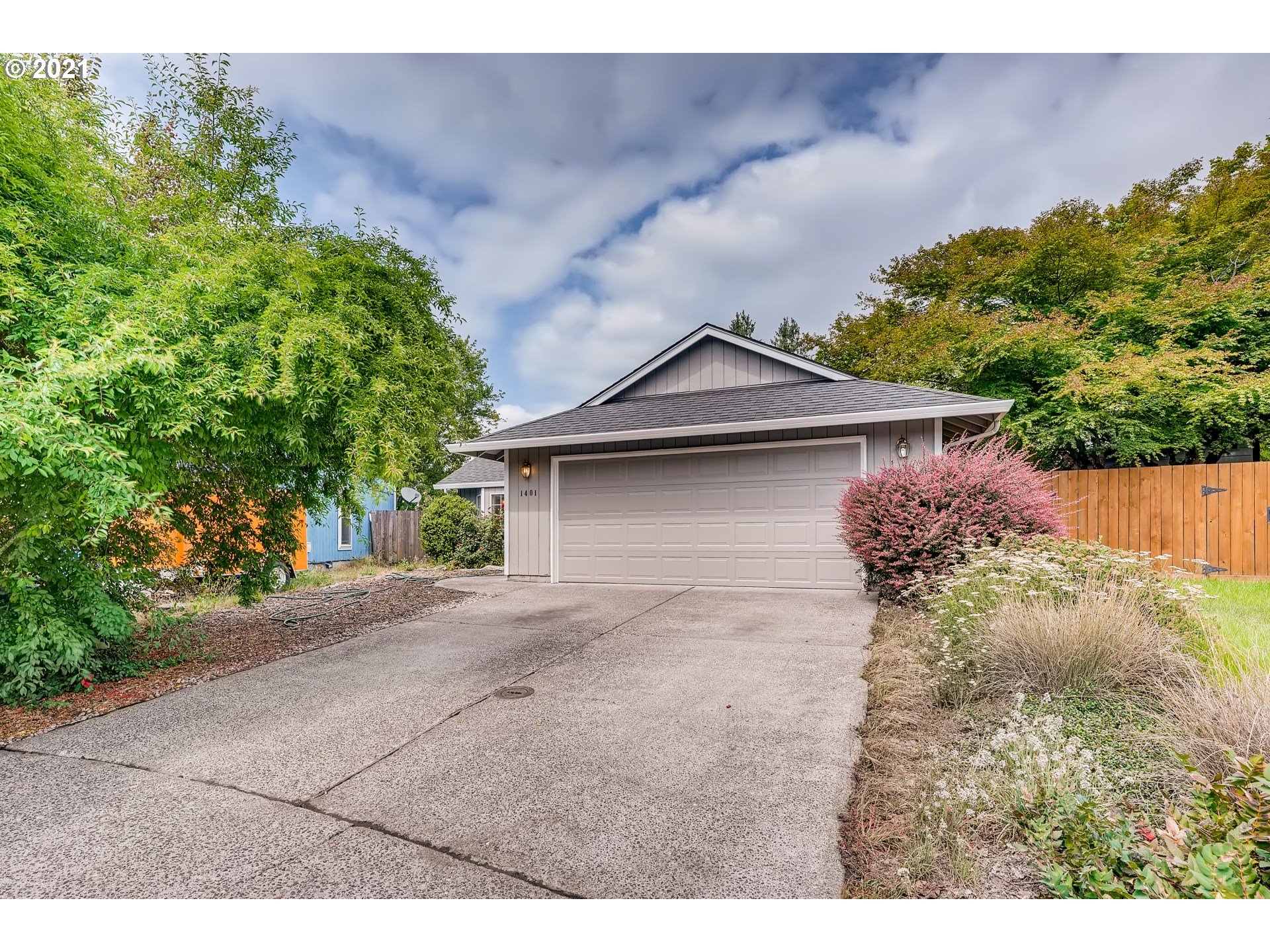 1401 SE 159TH AVE (1 of 30)