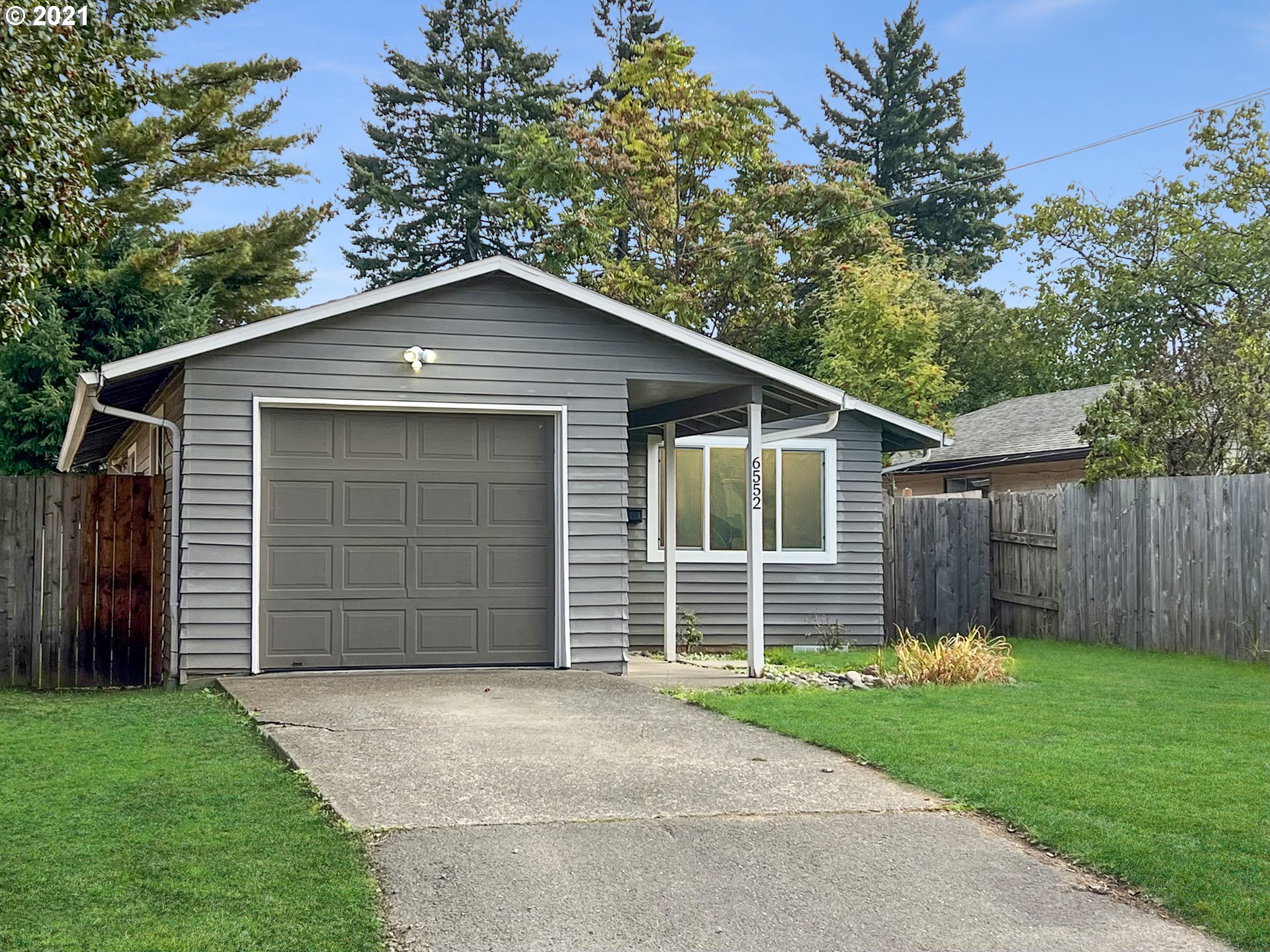 6552 SE 67TH AVE (1 of 24)