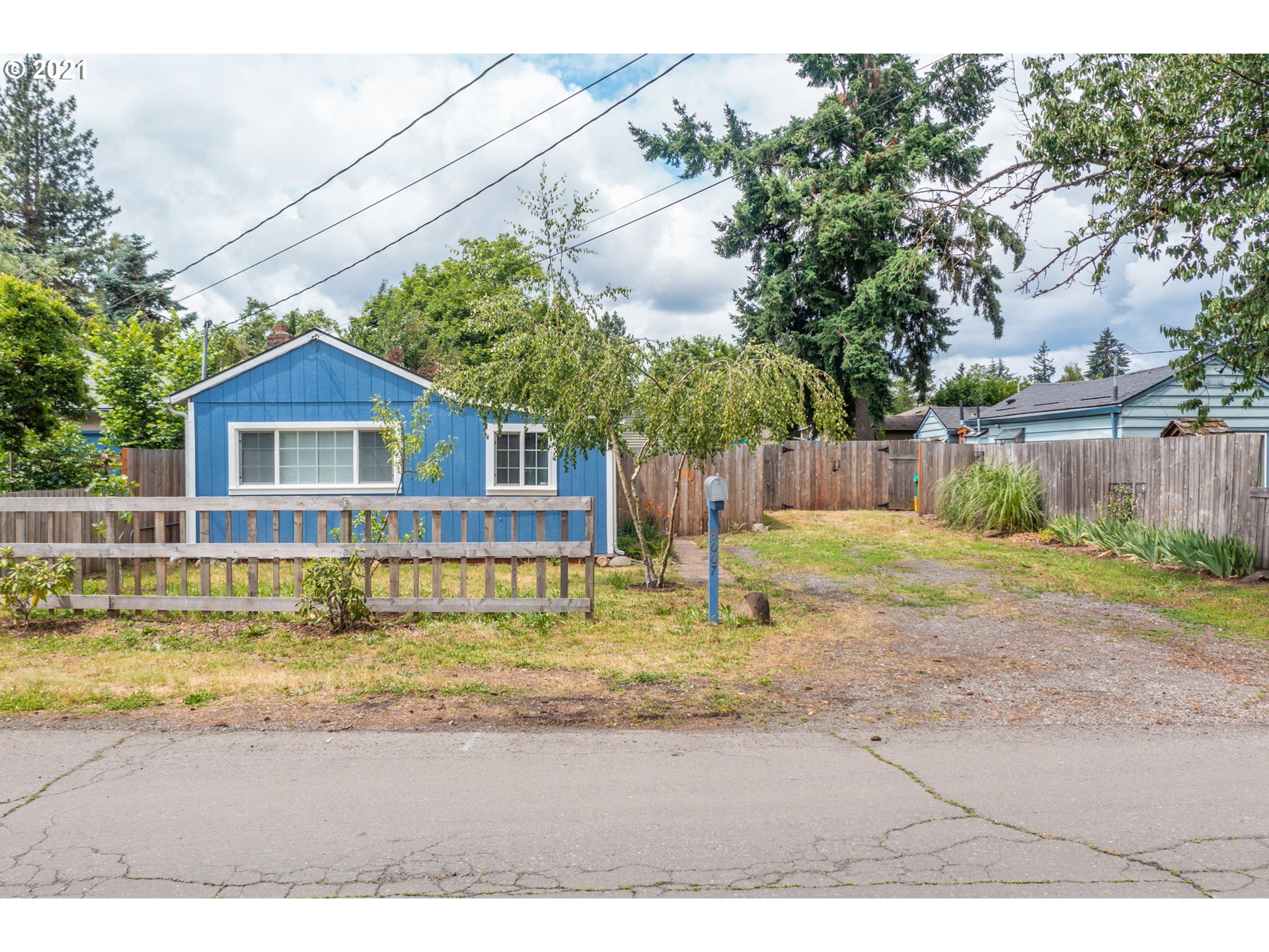 8007 SE 65TH AVE (1 of 21)