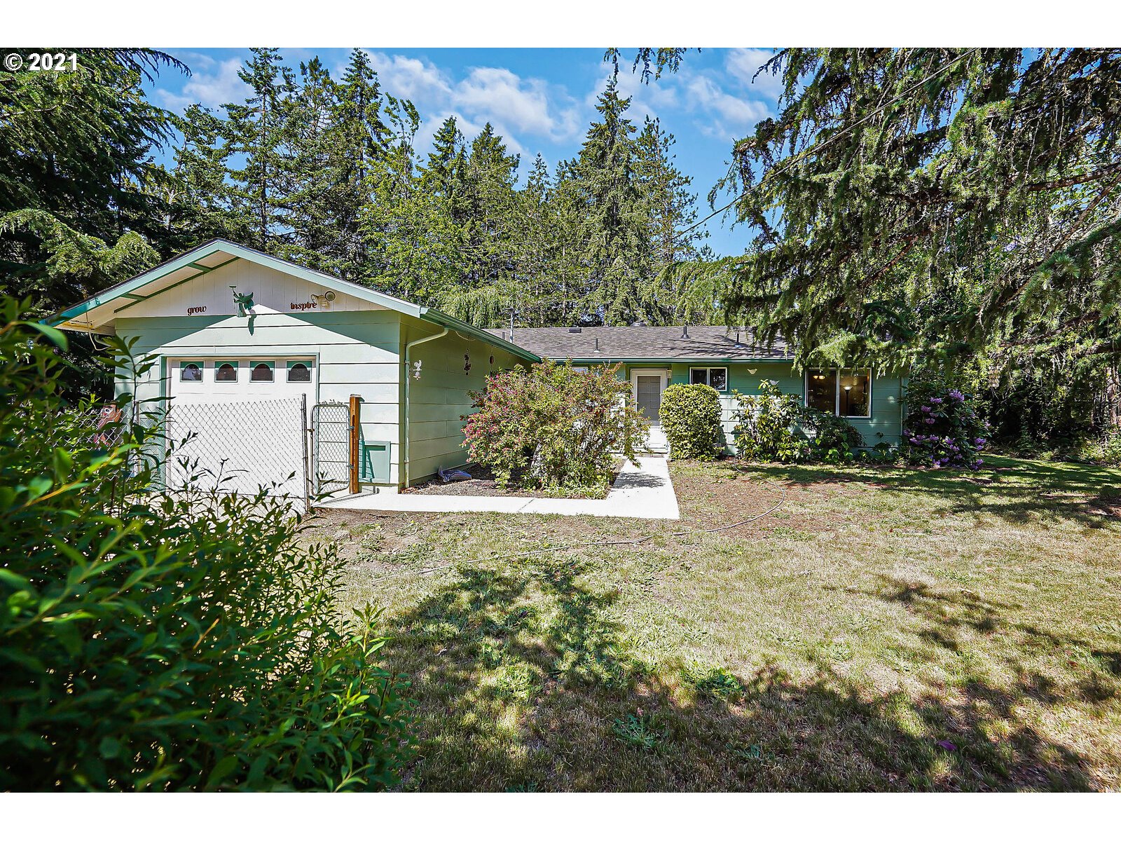 2151 SW FAIRVIEW AVE (1 of 27)