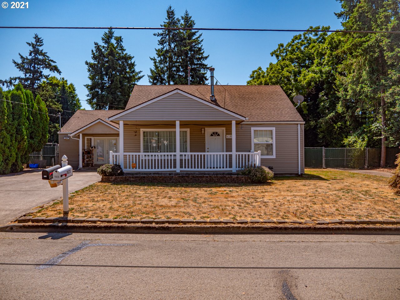 1820 17TH AVE SW (1 of 32)