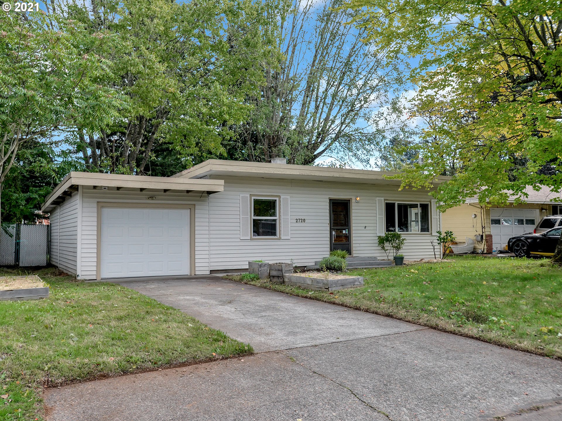 2720 SE 168TH AVE (1 of 32)