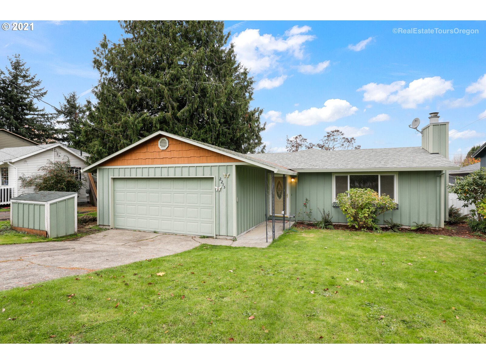 2215 SE 105TH AVE (1 of 24)