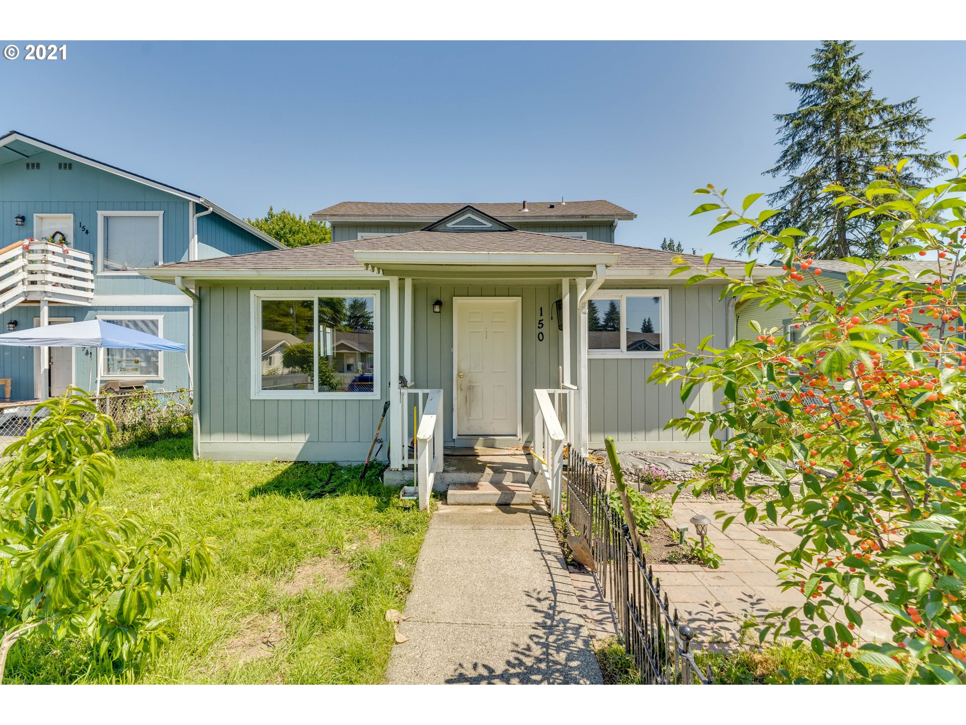 150 16TH AVE (1 of 23)