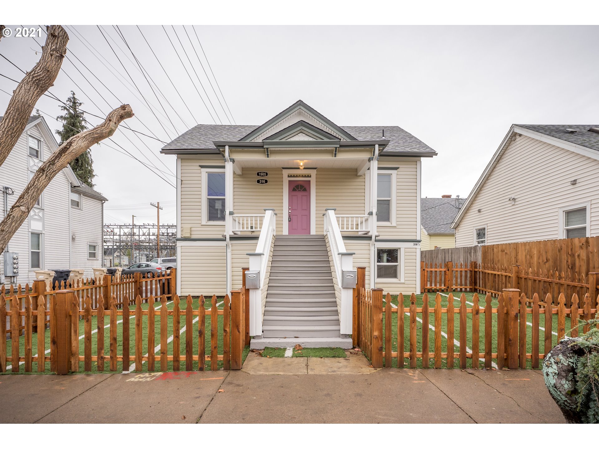316 CALAPOOIA ST SW (1 of 32)