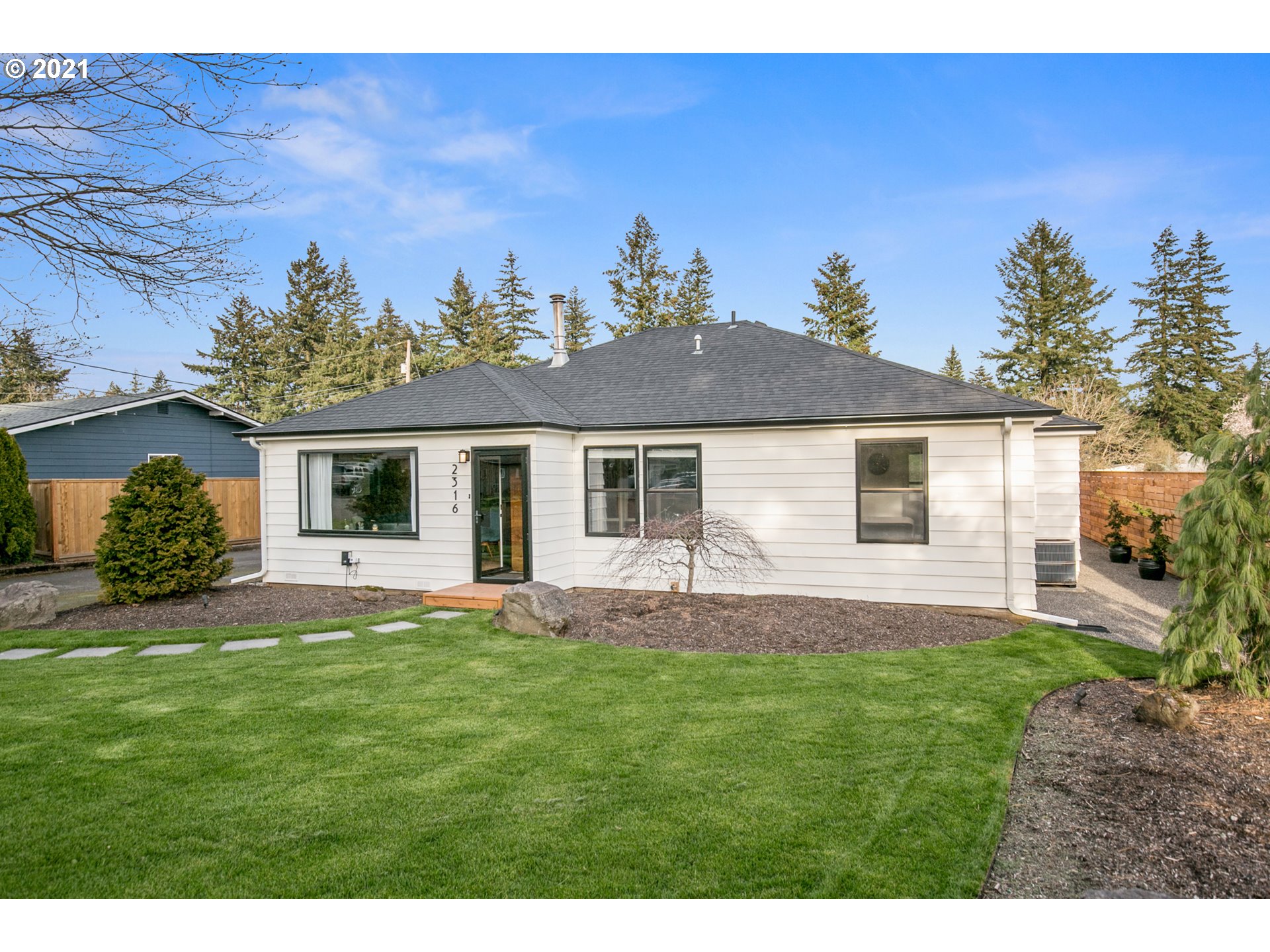 2316 SE 137TH AVE (1 of 29)