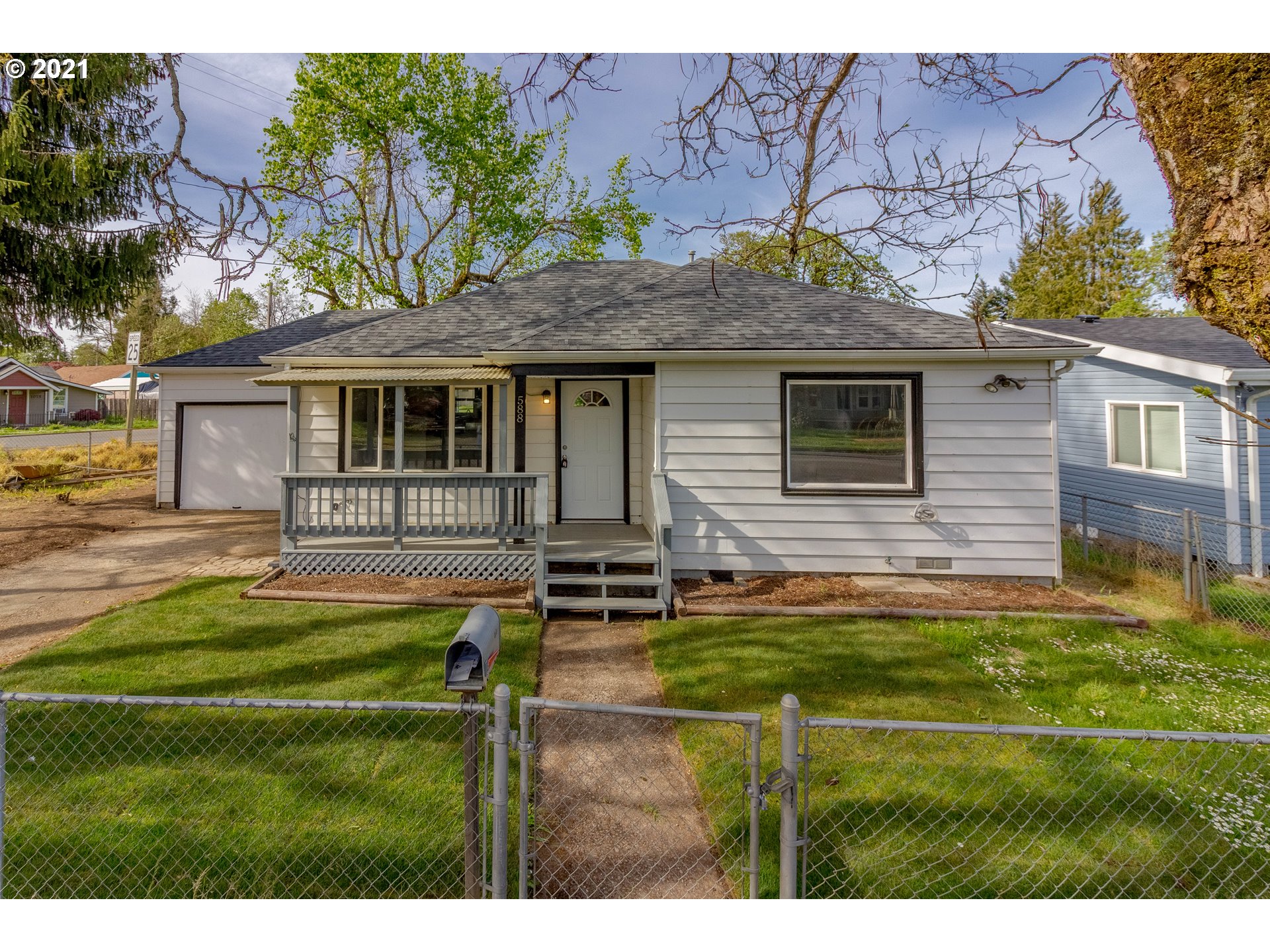 588 CLAY ST (1 of 31)