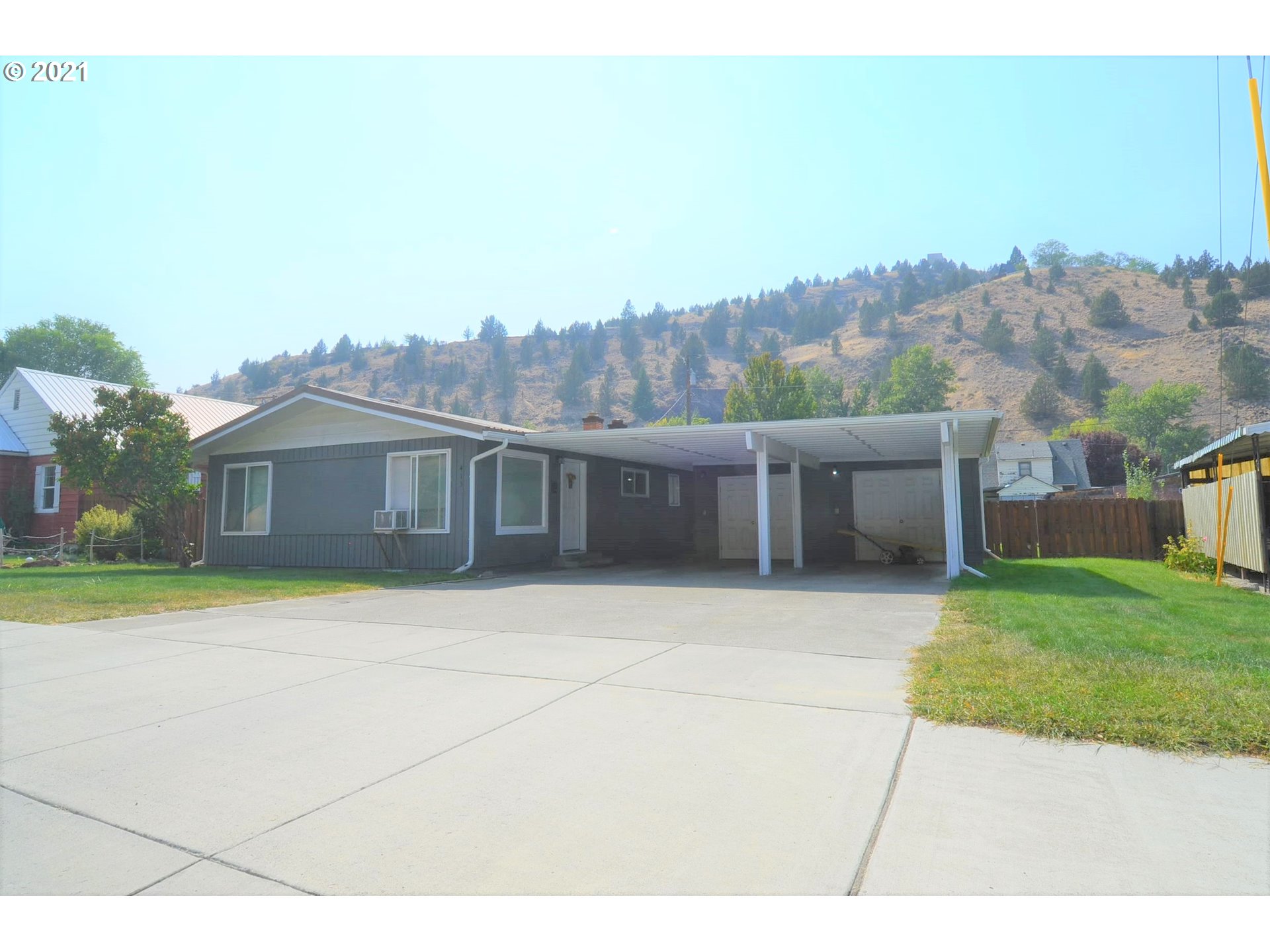 413 S CANYON BLVD (1 of 30)
