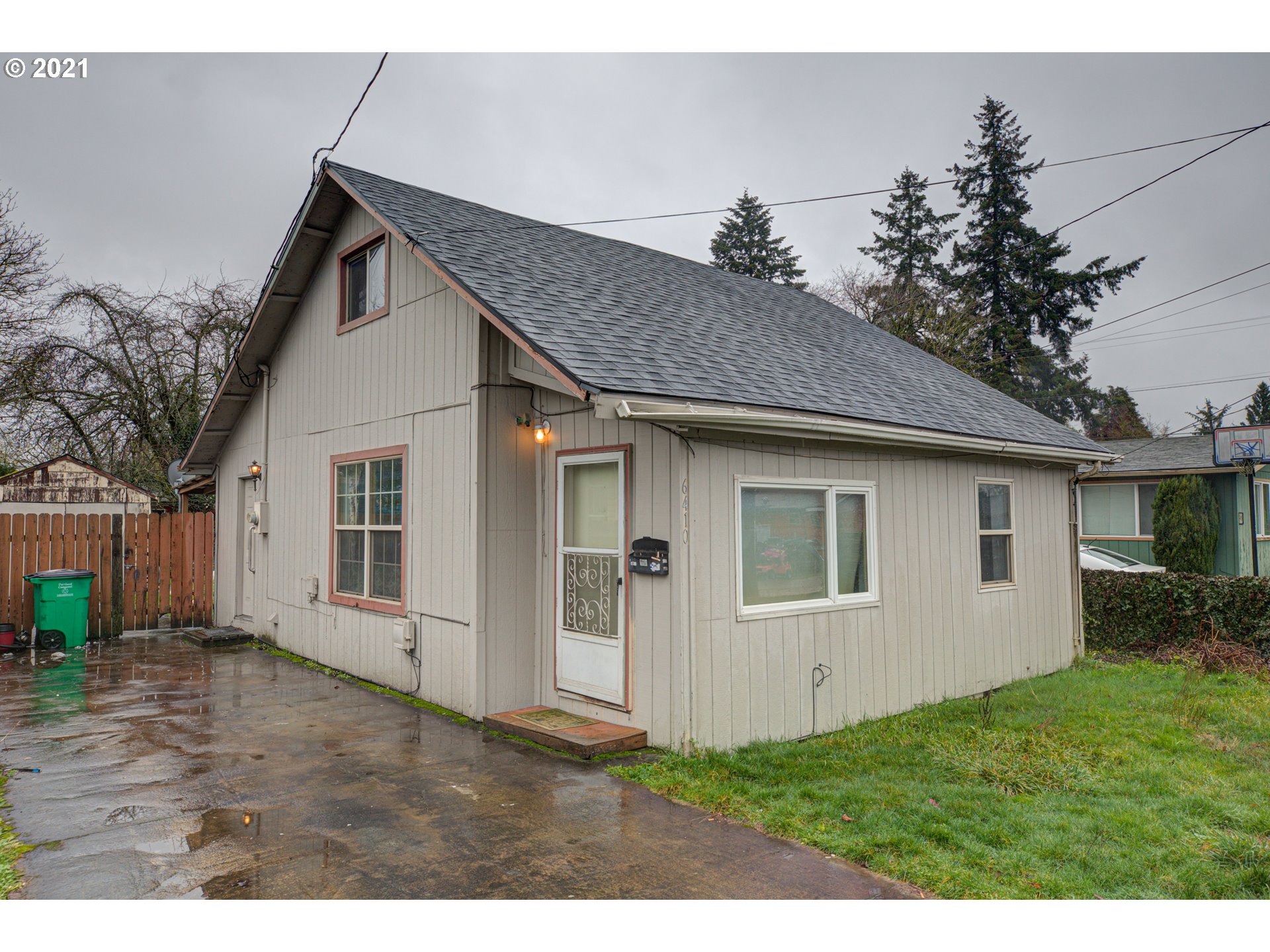 6410 SE 93RD AVE (1 of 29)