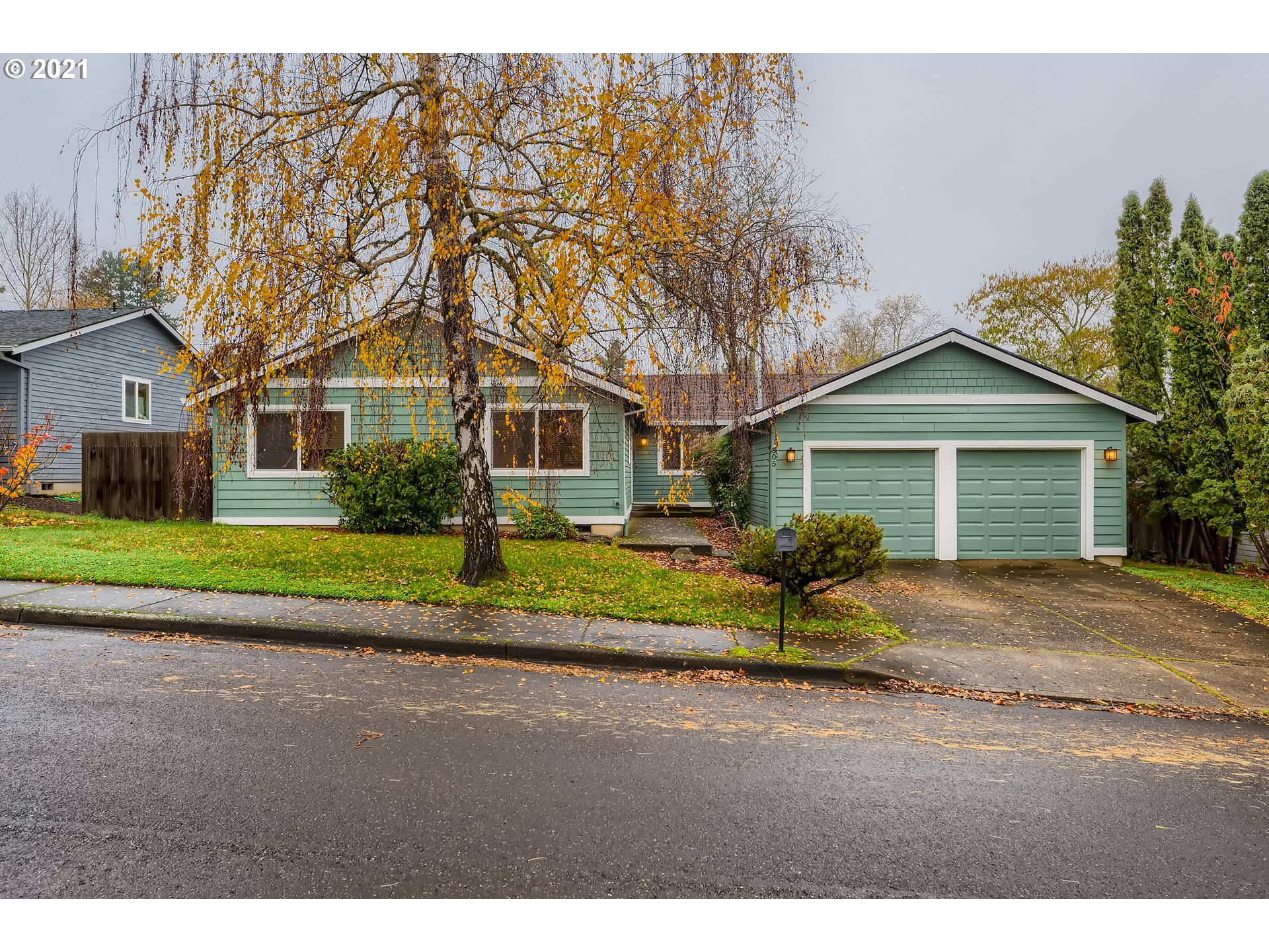 805 NW 176TH AVE (1 of 32)