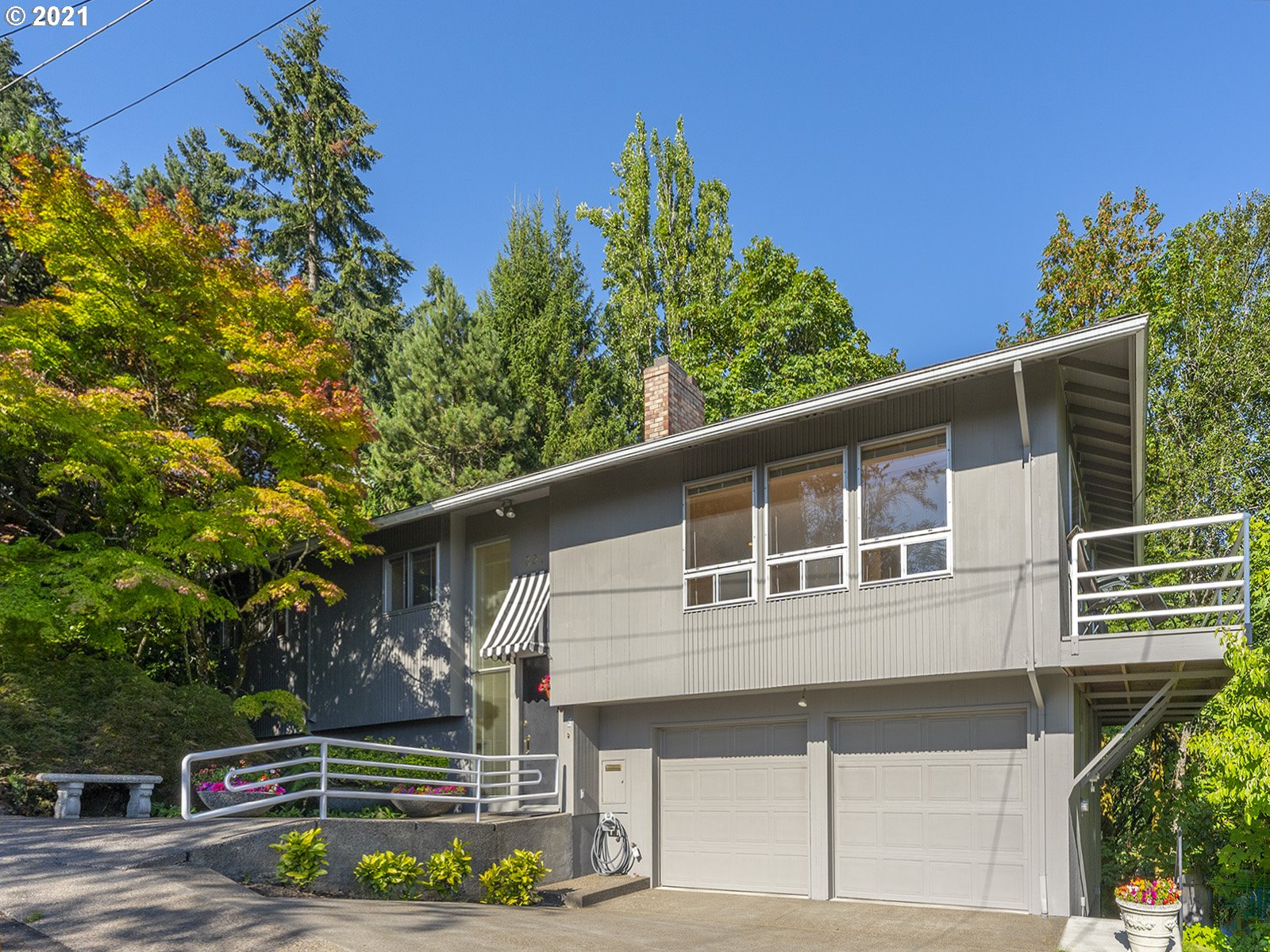 3211 SW GALE AVE (1 of 32)